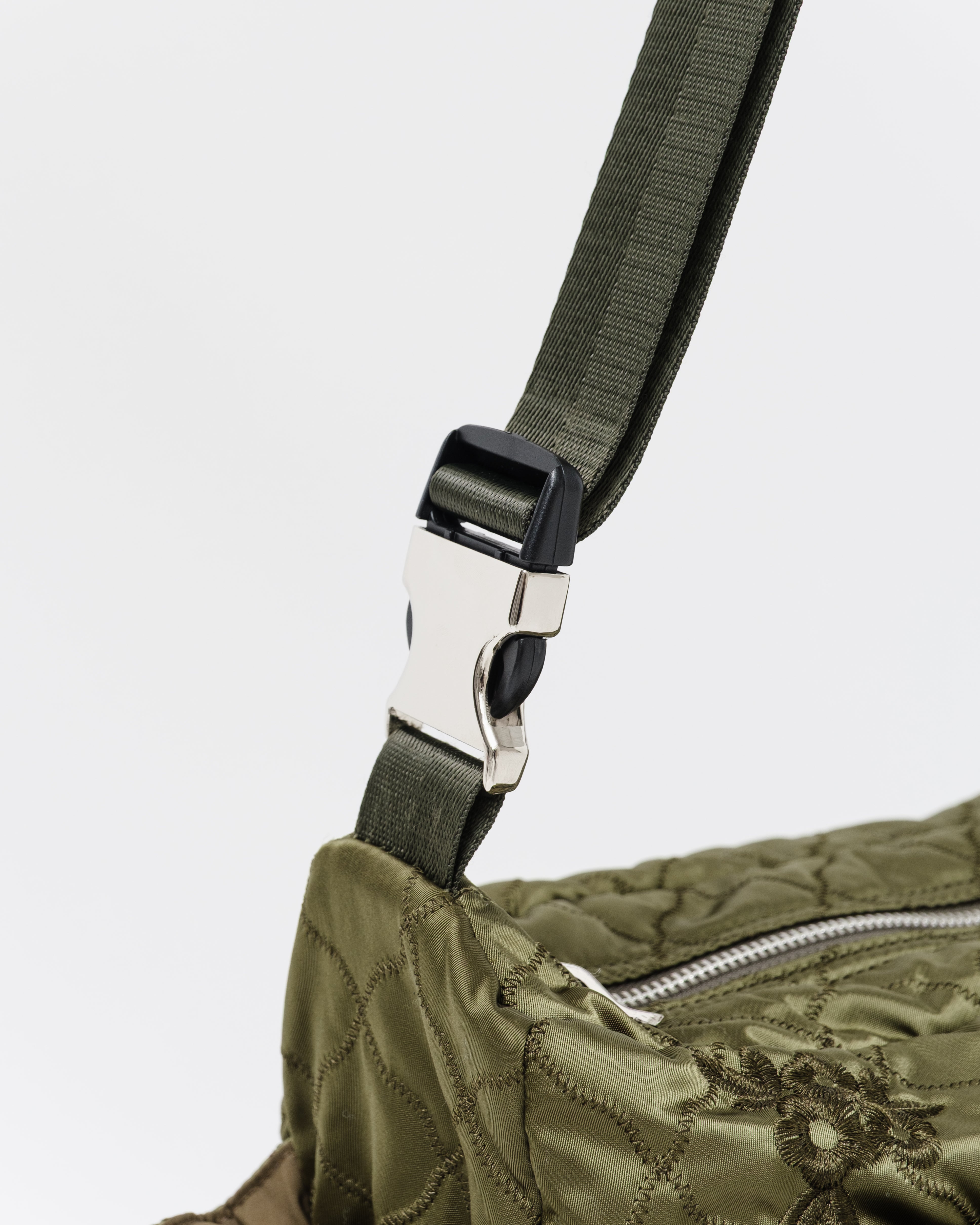 Flower quilted shoulder bag (khaki)