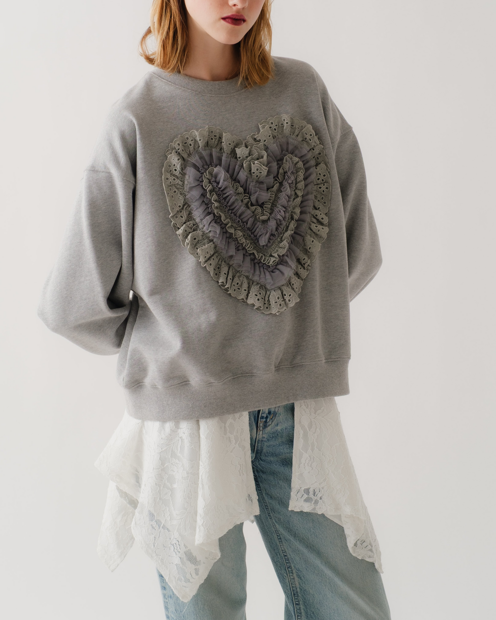 Cotton lace heart sweatshirt (gray)