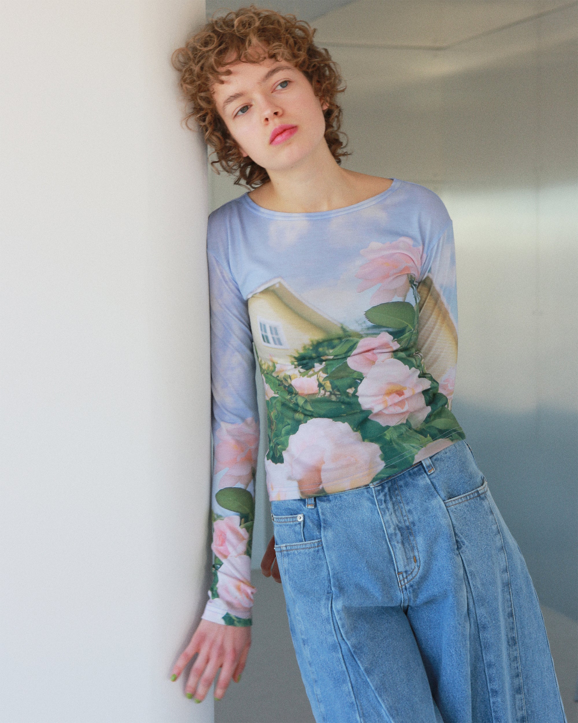 Captured scenery top