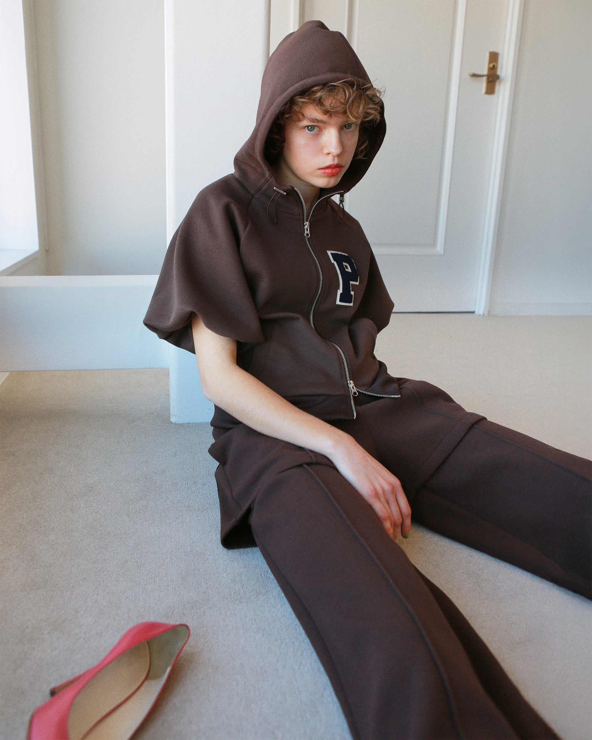 Balloon sleeve patch hoodie