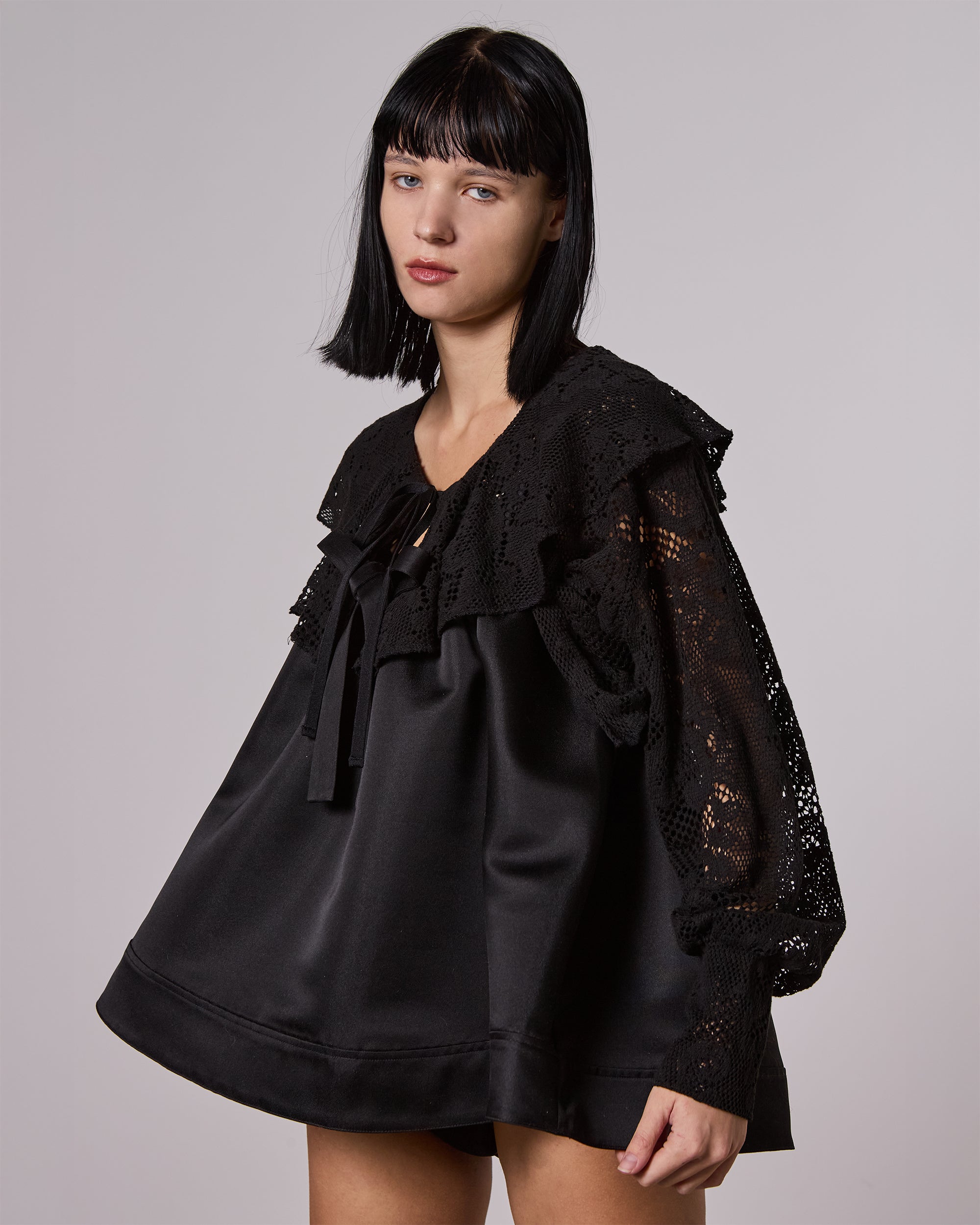 Lace ruffle cardigan (black)