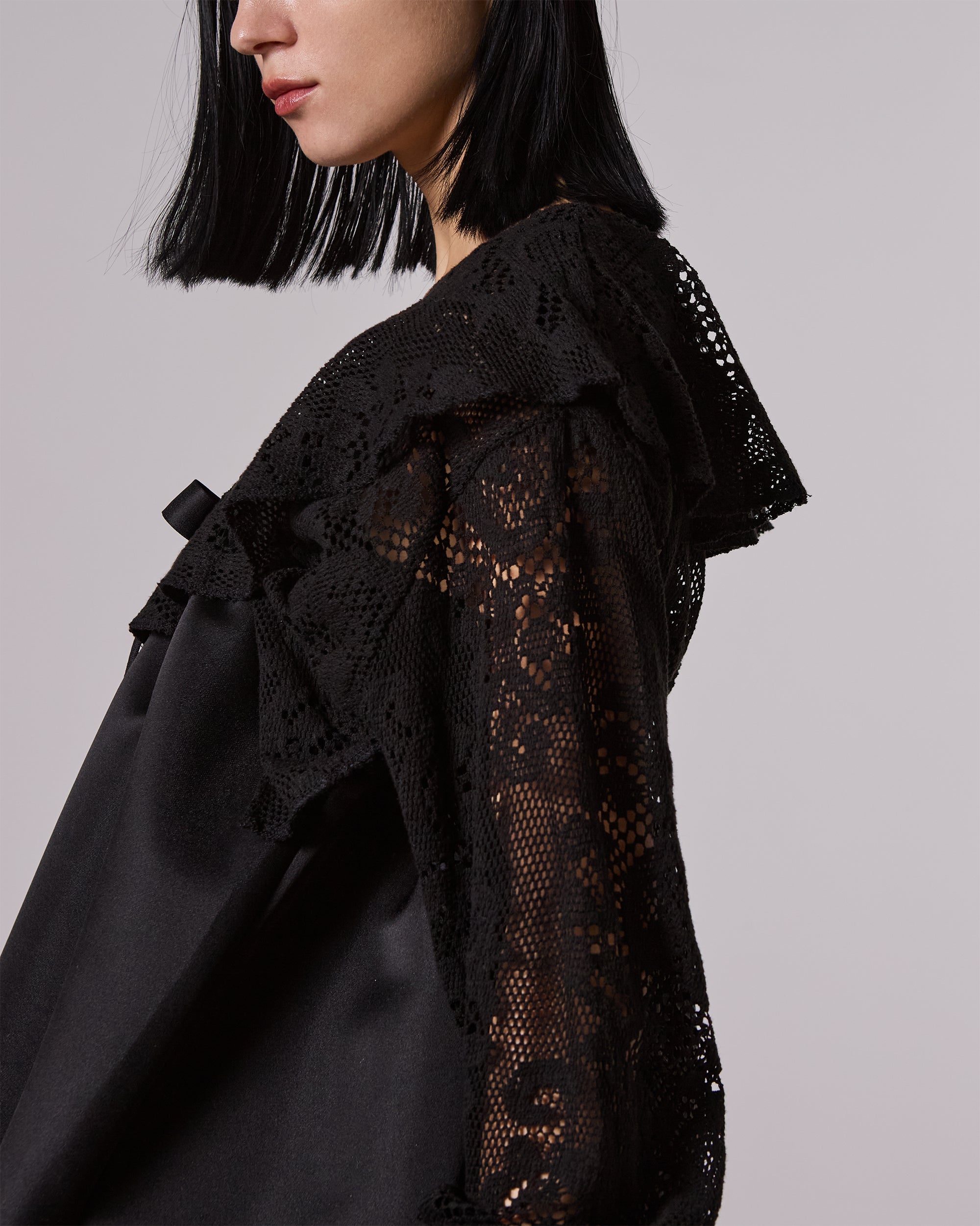 Lace ruffle cardigan (black)