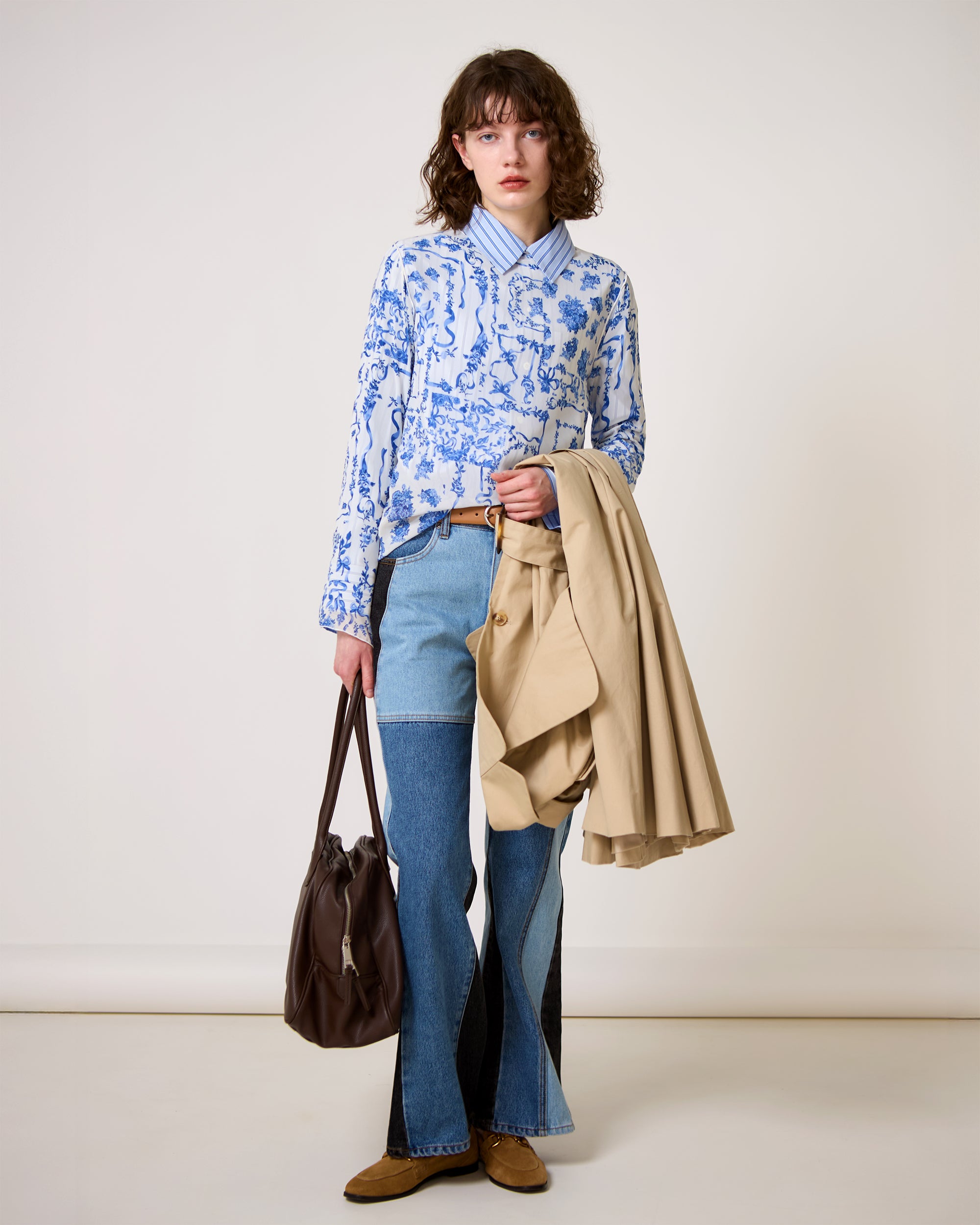 極美品 POPPY 花柄シースルートップス ネイビー ラウンドネック POPPYの大人気アイテム・シースルートップスにフィーチャーした期間