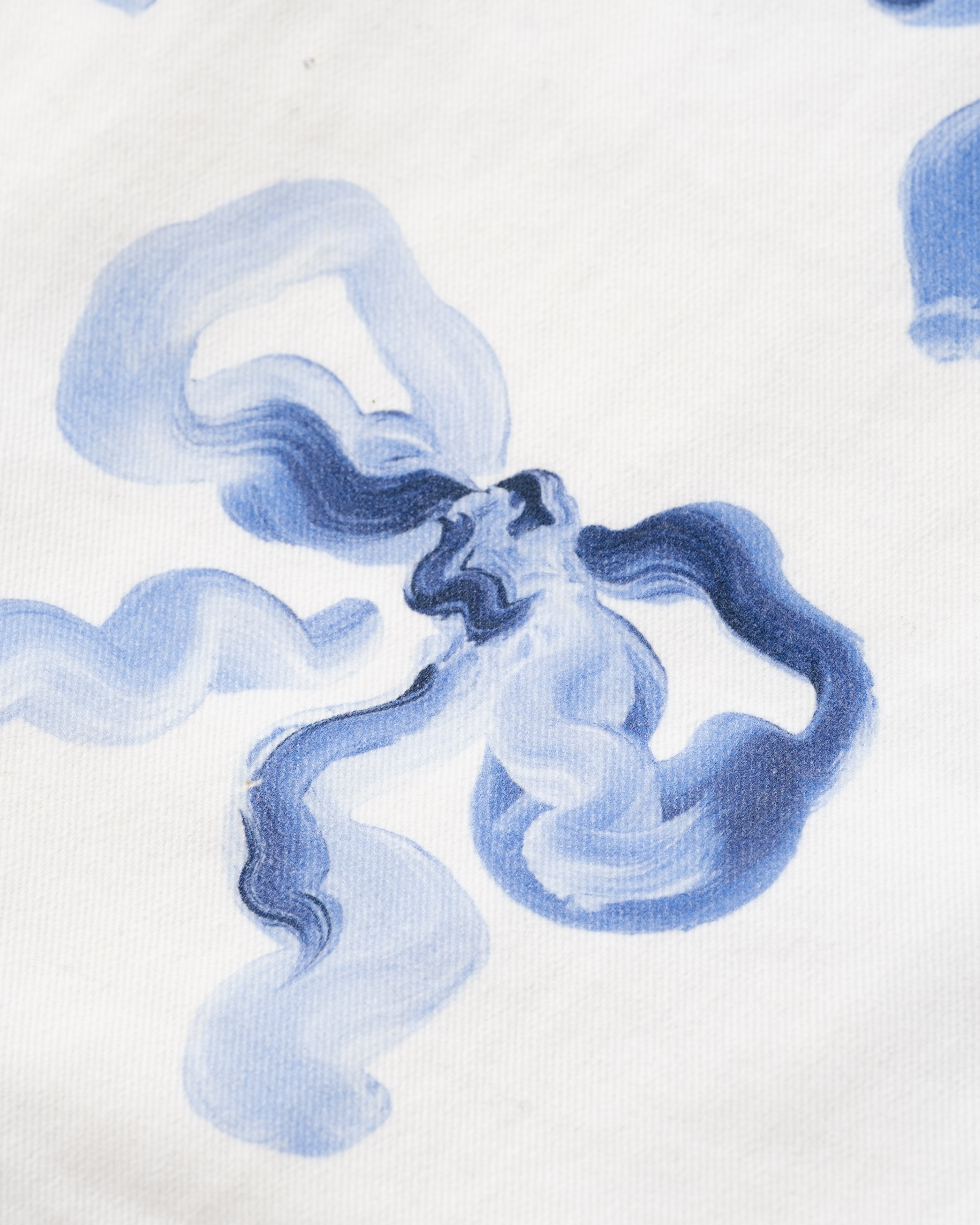 Blue ribbon tote bag