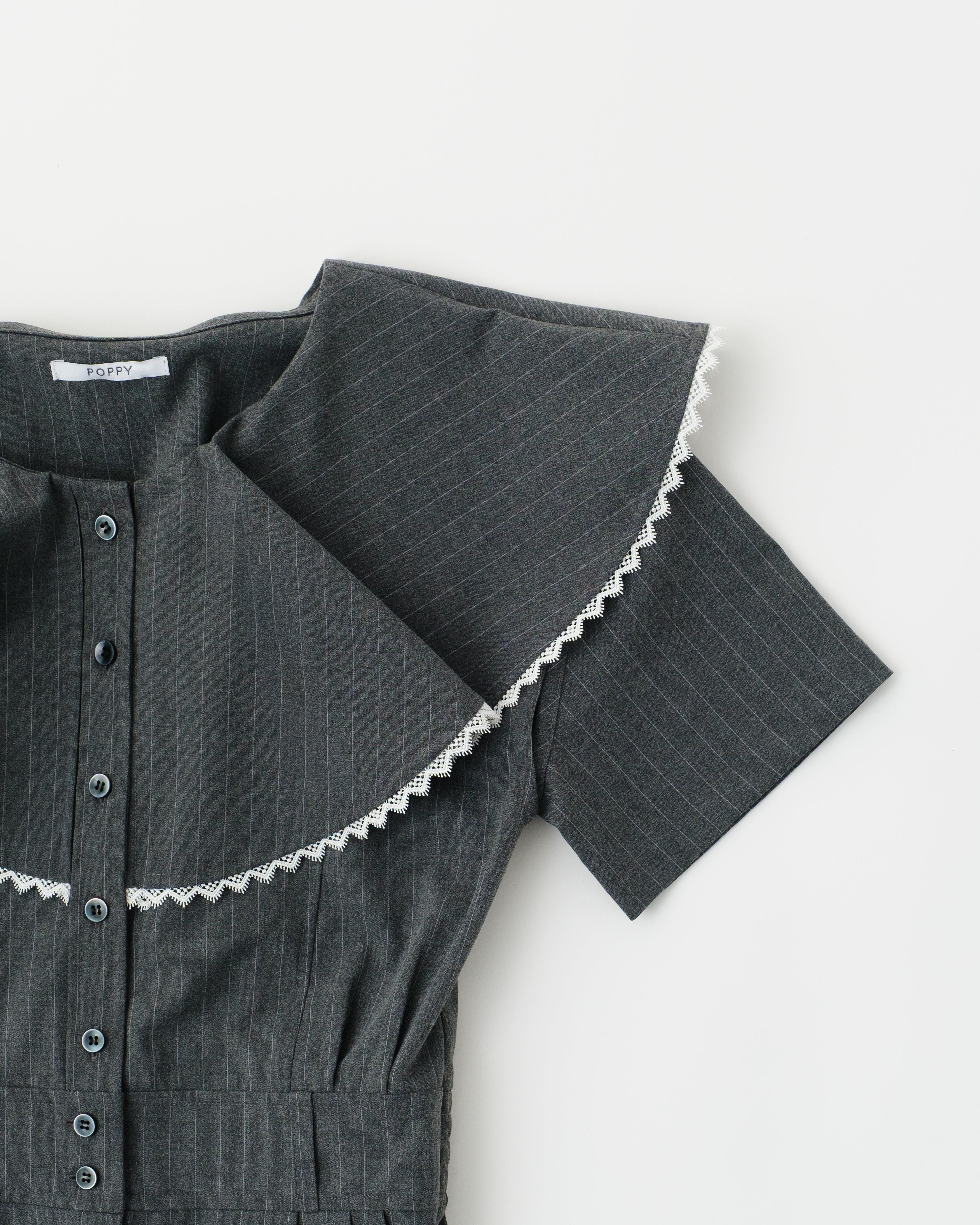 <b>POPUP先行販売</b><br>Ruffle collar romper