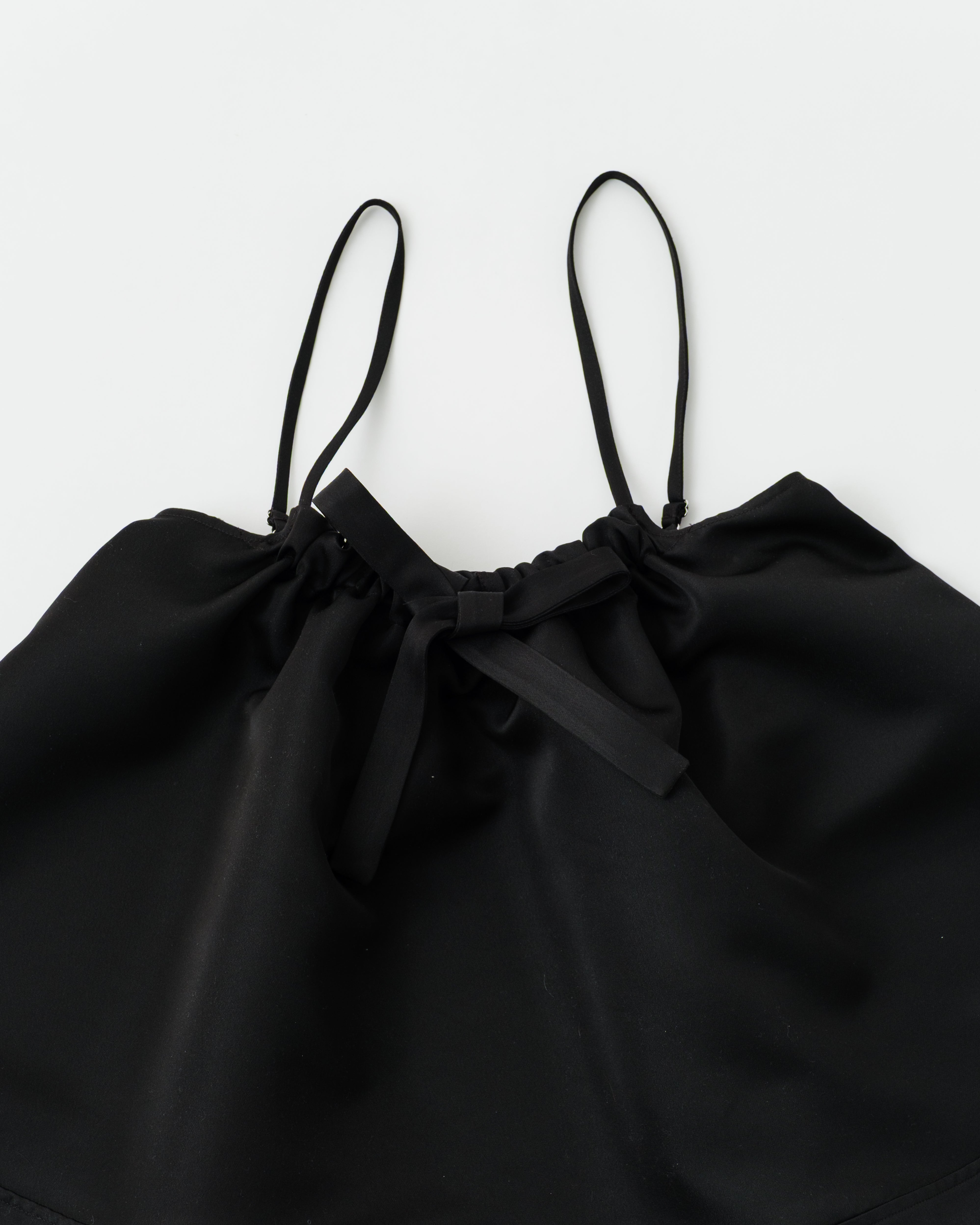 Puff satin tops