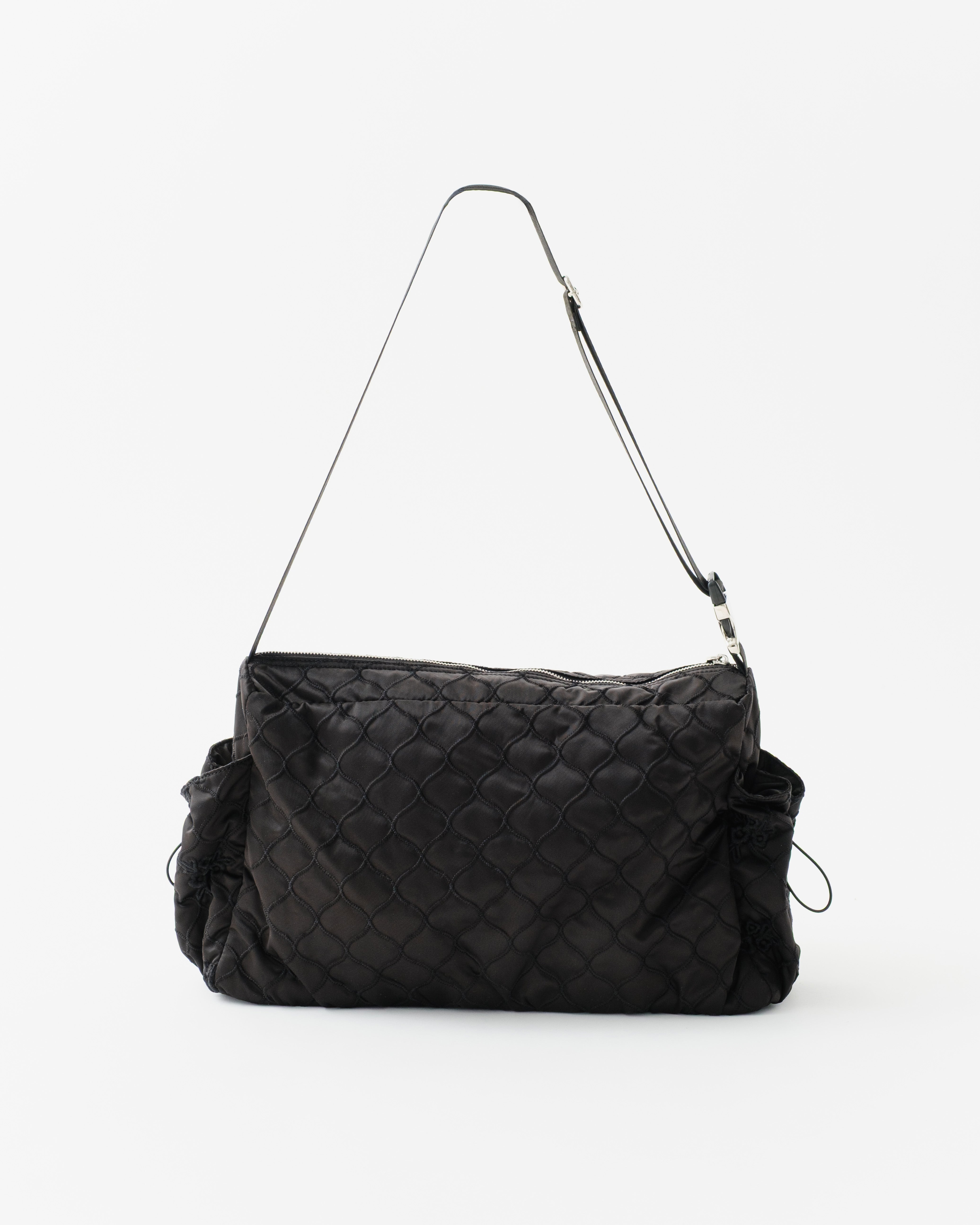 Flower quilted shoulder bag (khaki)