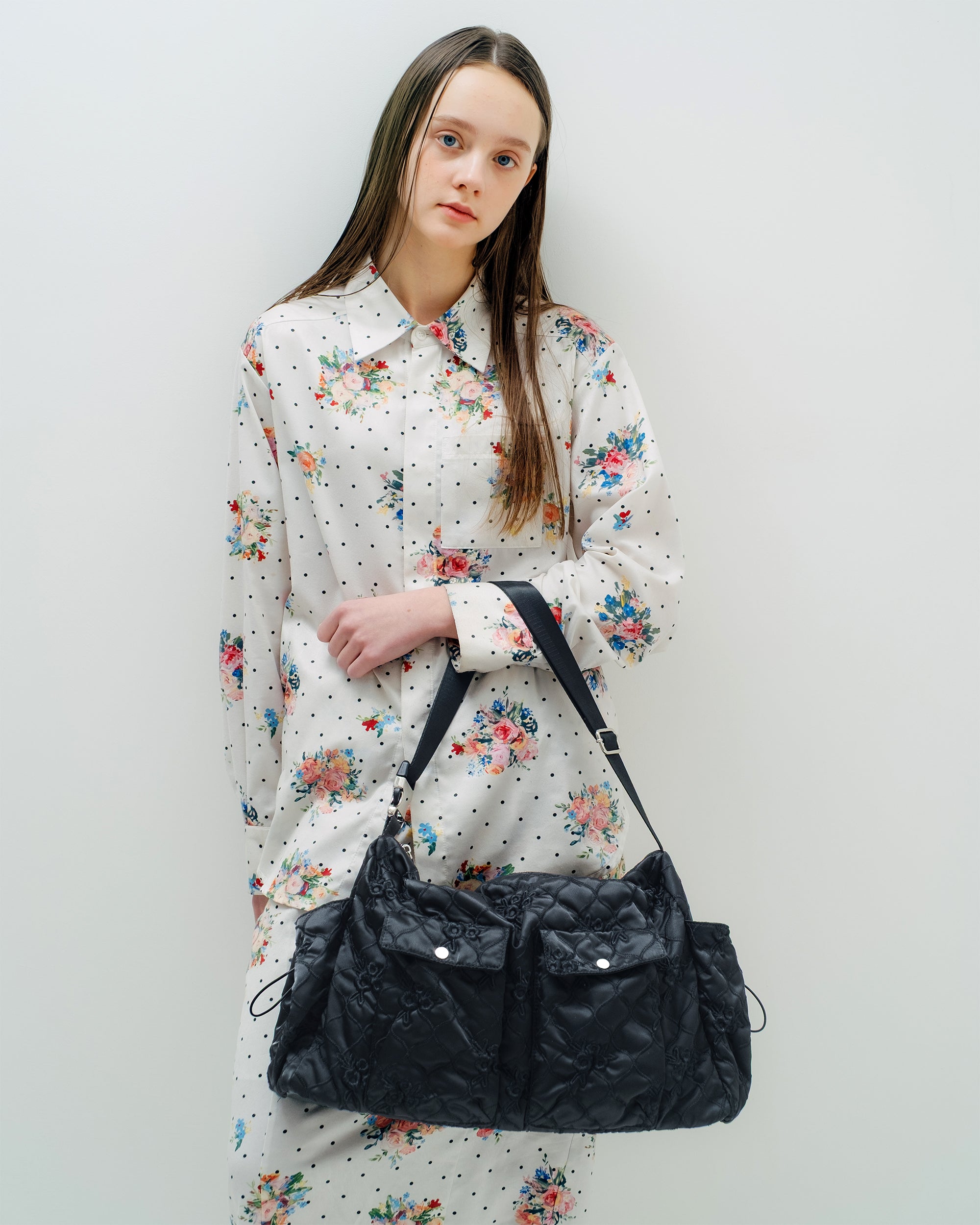 POPPY フラワーキルティングバッグ　新品未使用ブラック Flower quilted shoulder bag (black)