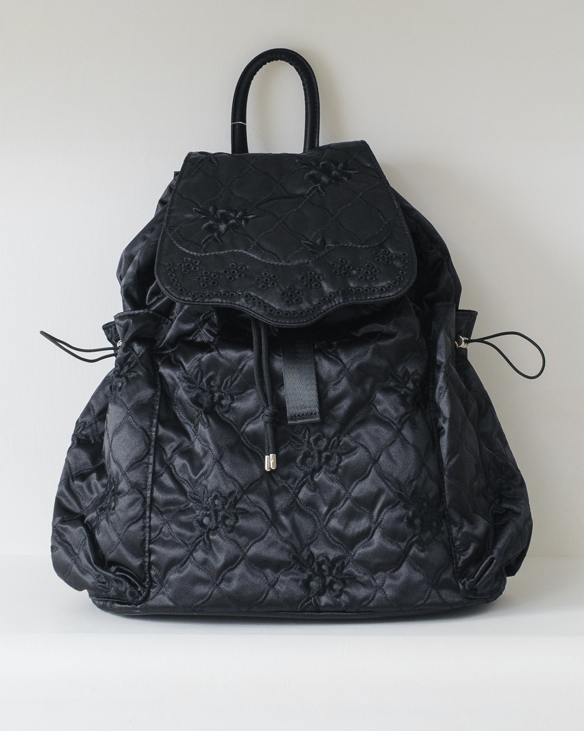 pointe backpack (black)