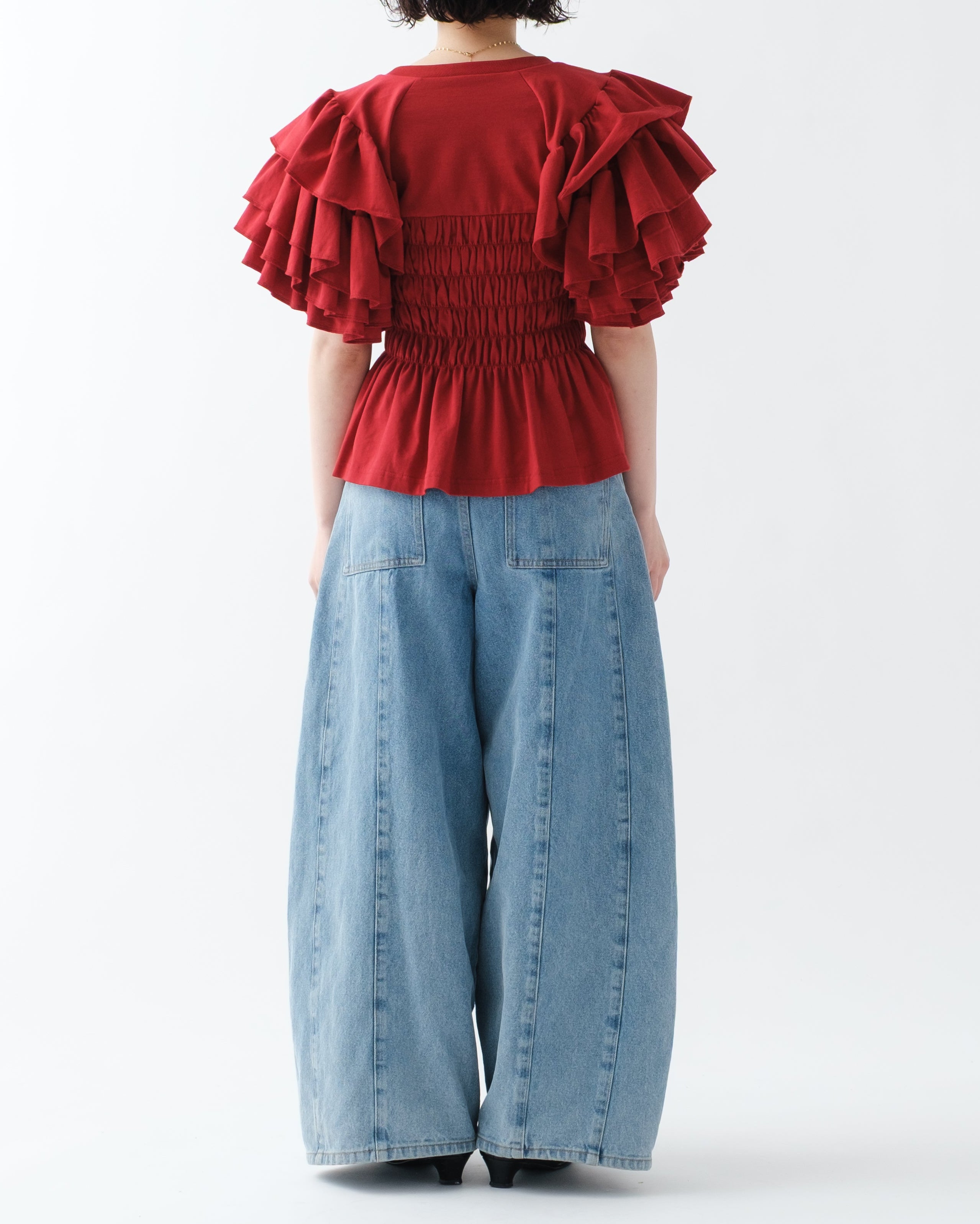 トップス TIERED FRILL SLEEVE SHIRRING T-SHIRT TIERED FRILL SLEEVE SHIRRING T-SHIRT