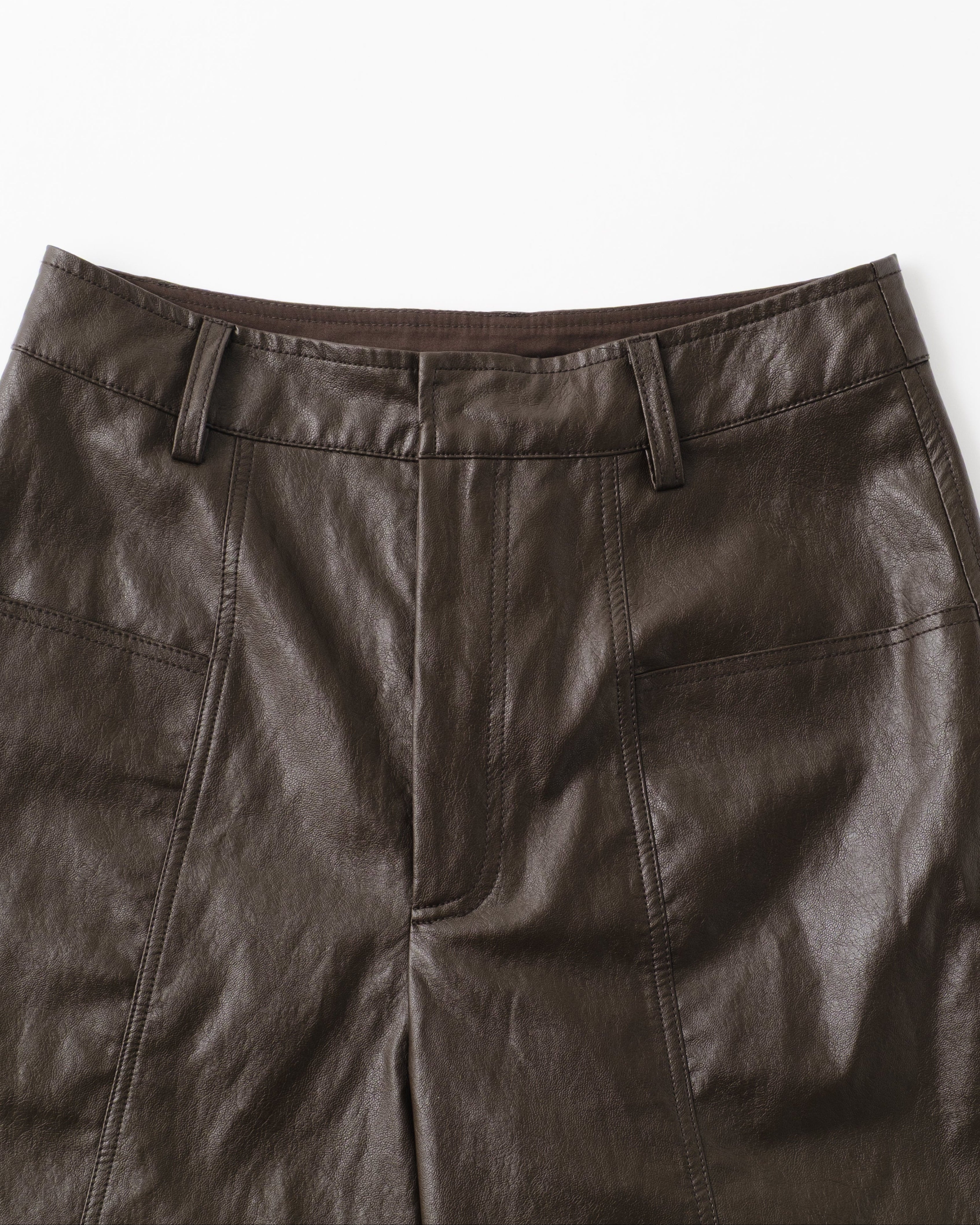 LEATHER-LIKE HALF PANTS LEATHER-LIKE HALF PANTS