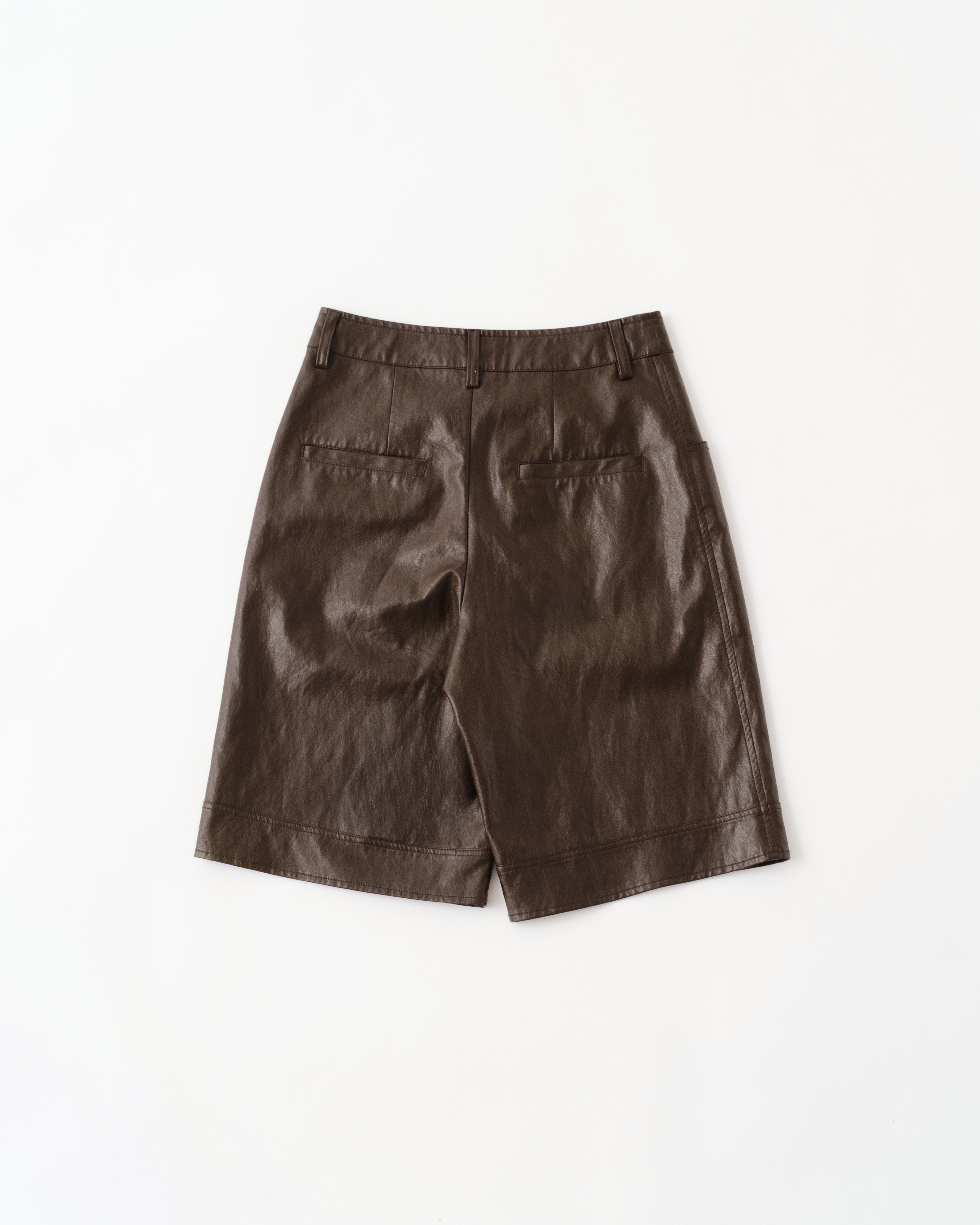 LEATHER-LIKE HALF PANTS