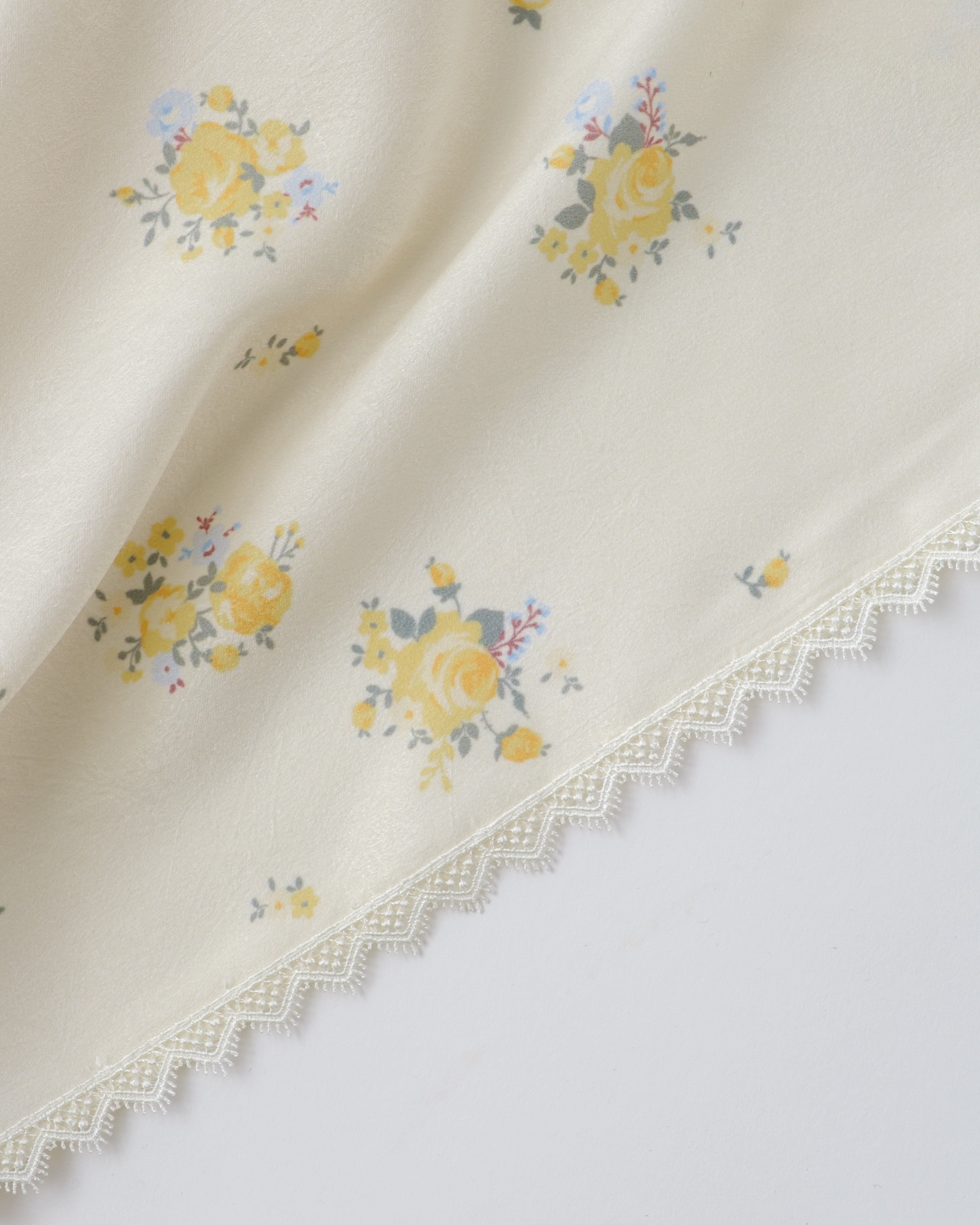 Airy handkerchief skirt