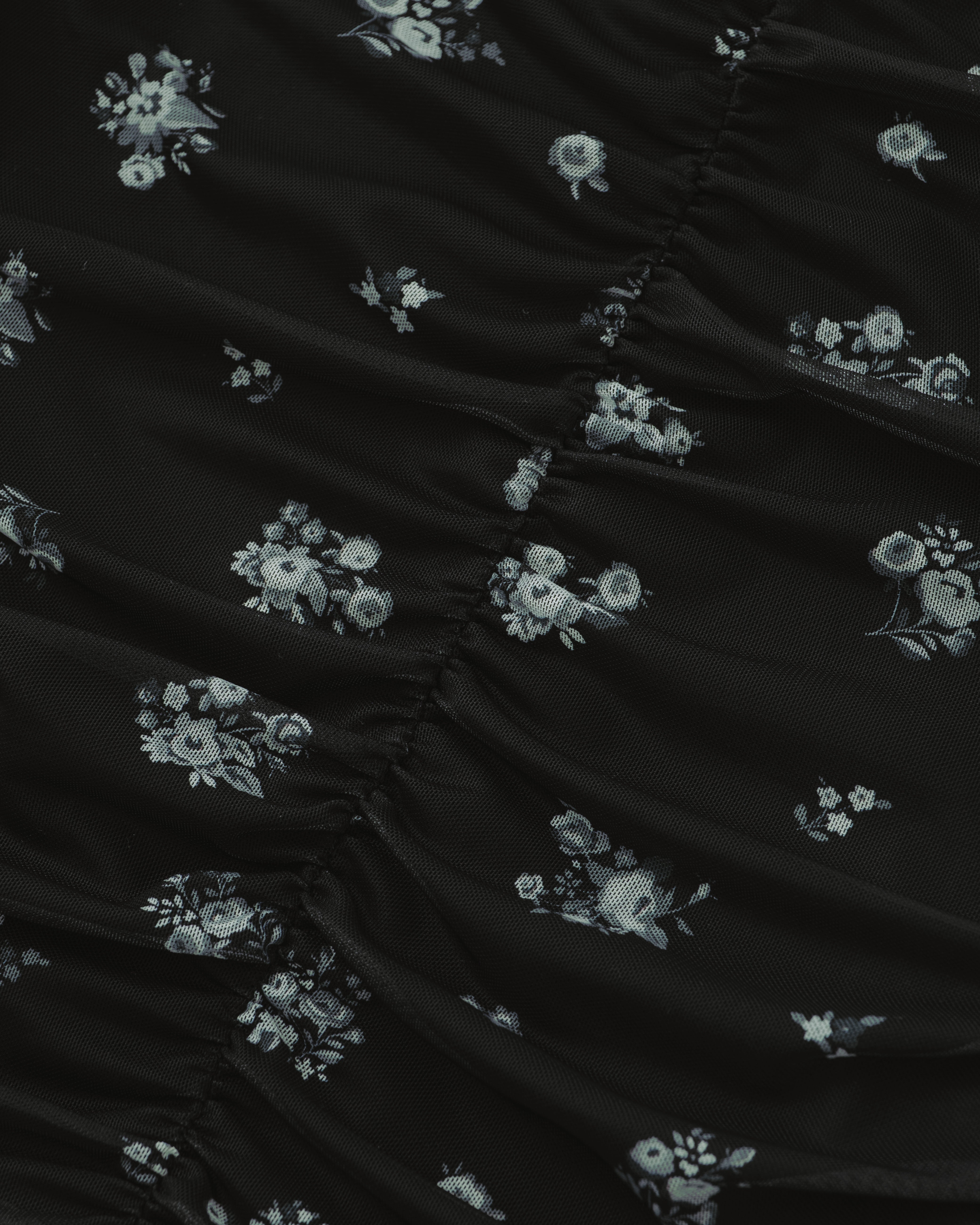 Monochrome flower gather top