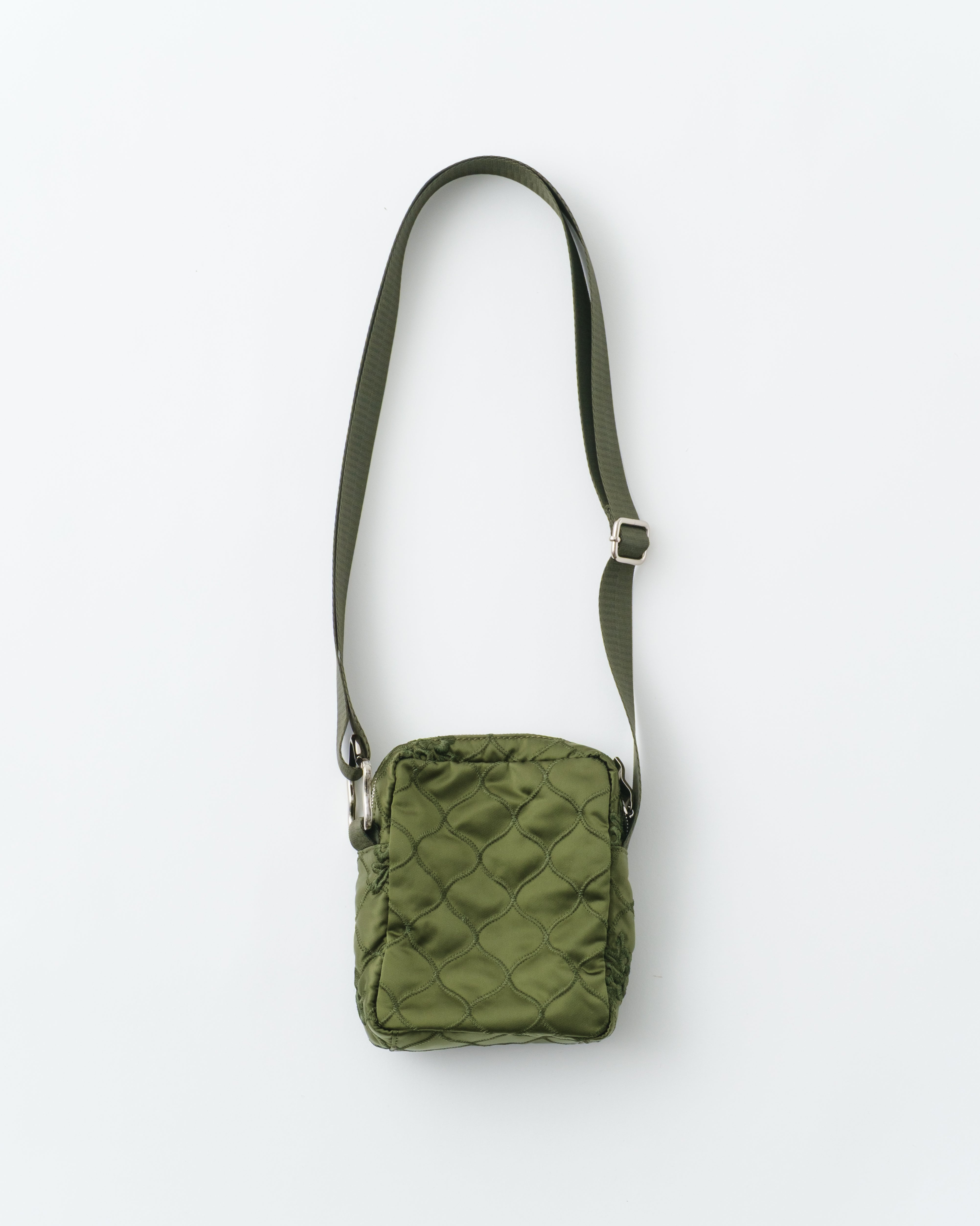 Flower quilted pochette