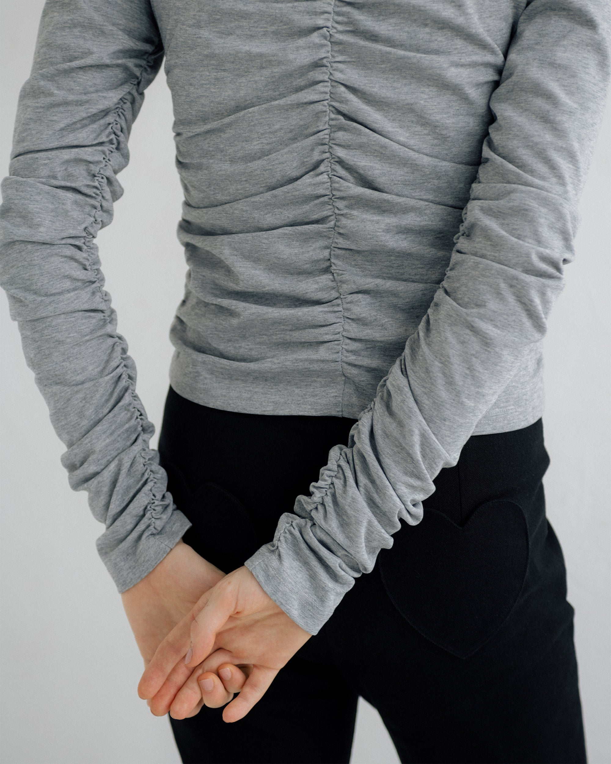 Peak shirring long sleeve top