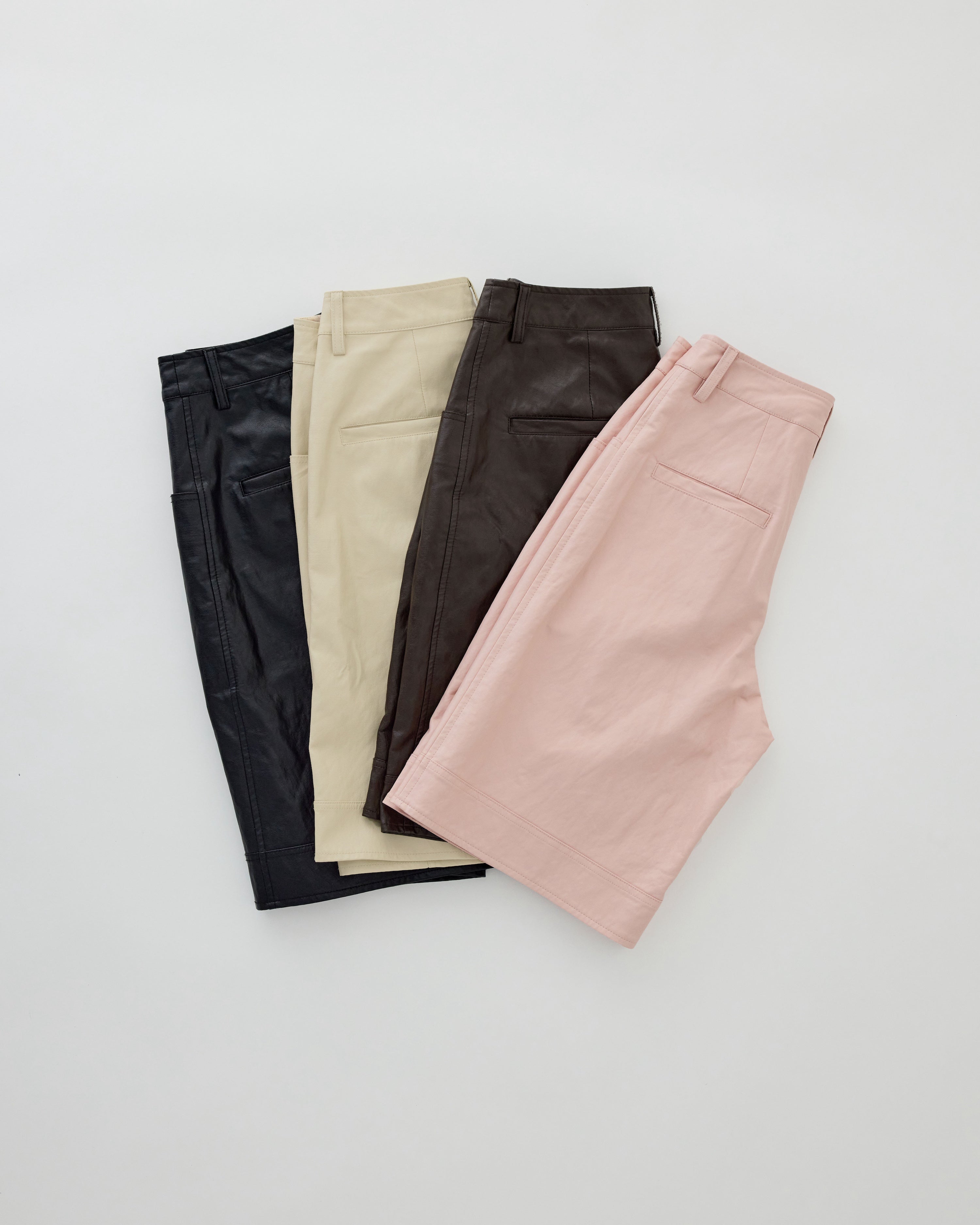 Leather-like half pants