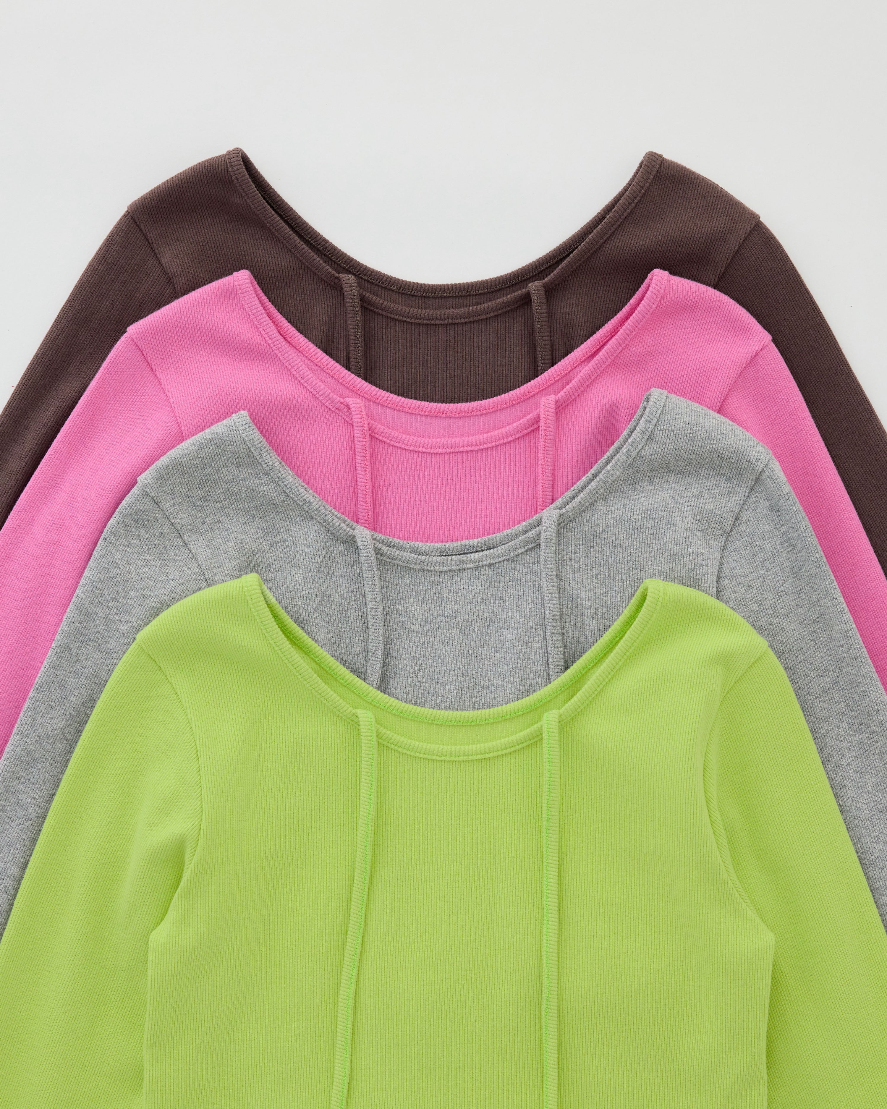 Cross choker ribbed top