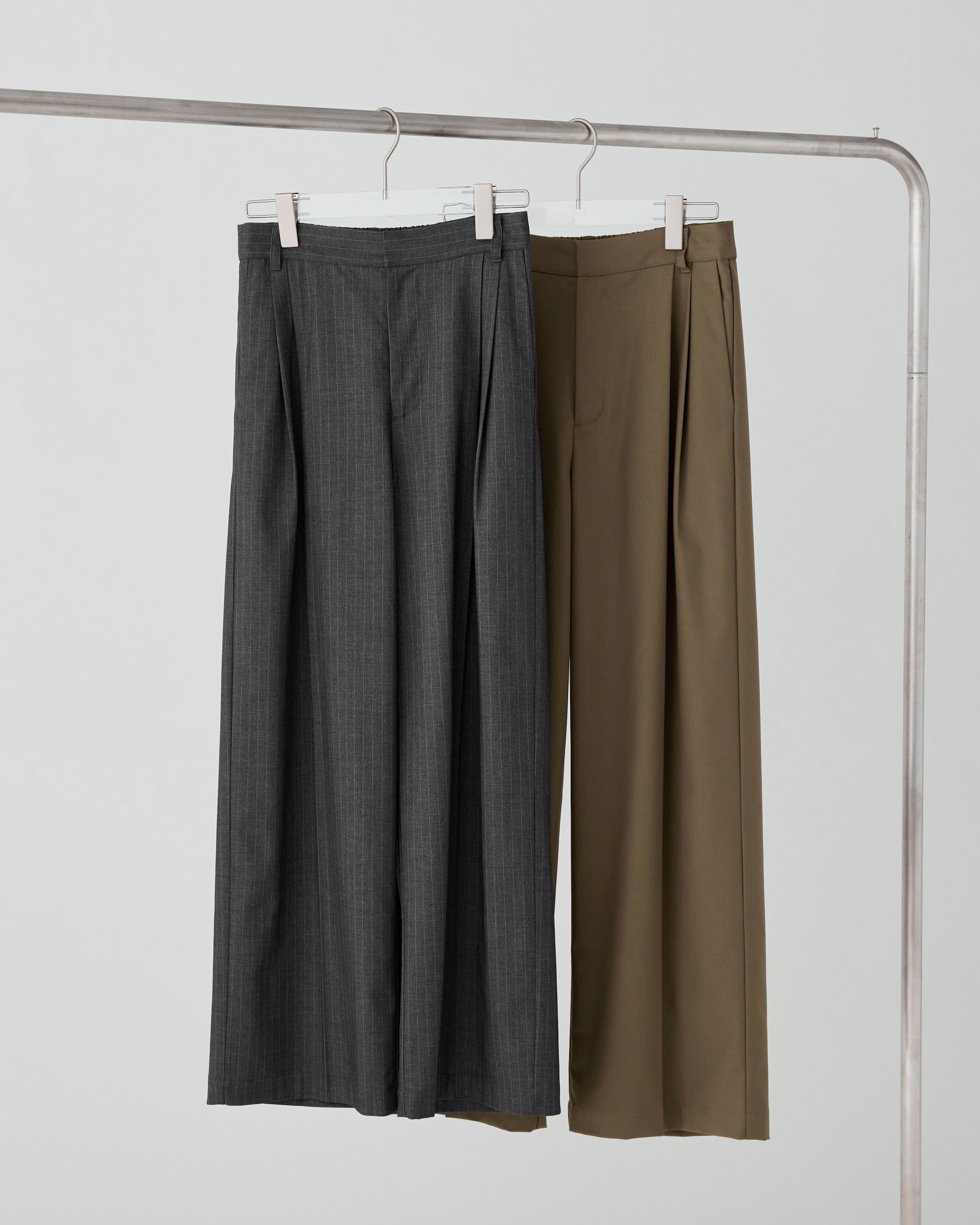 Double-tucked straight pants