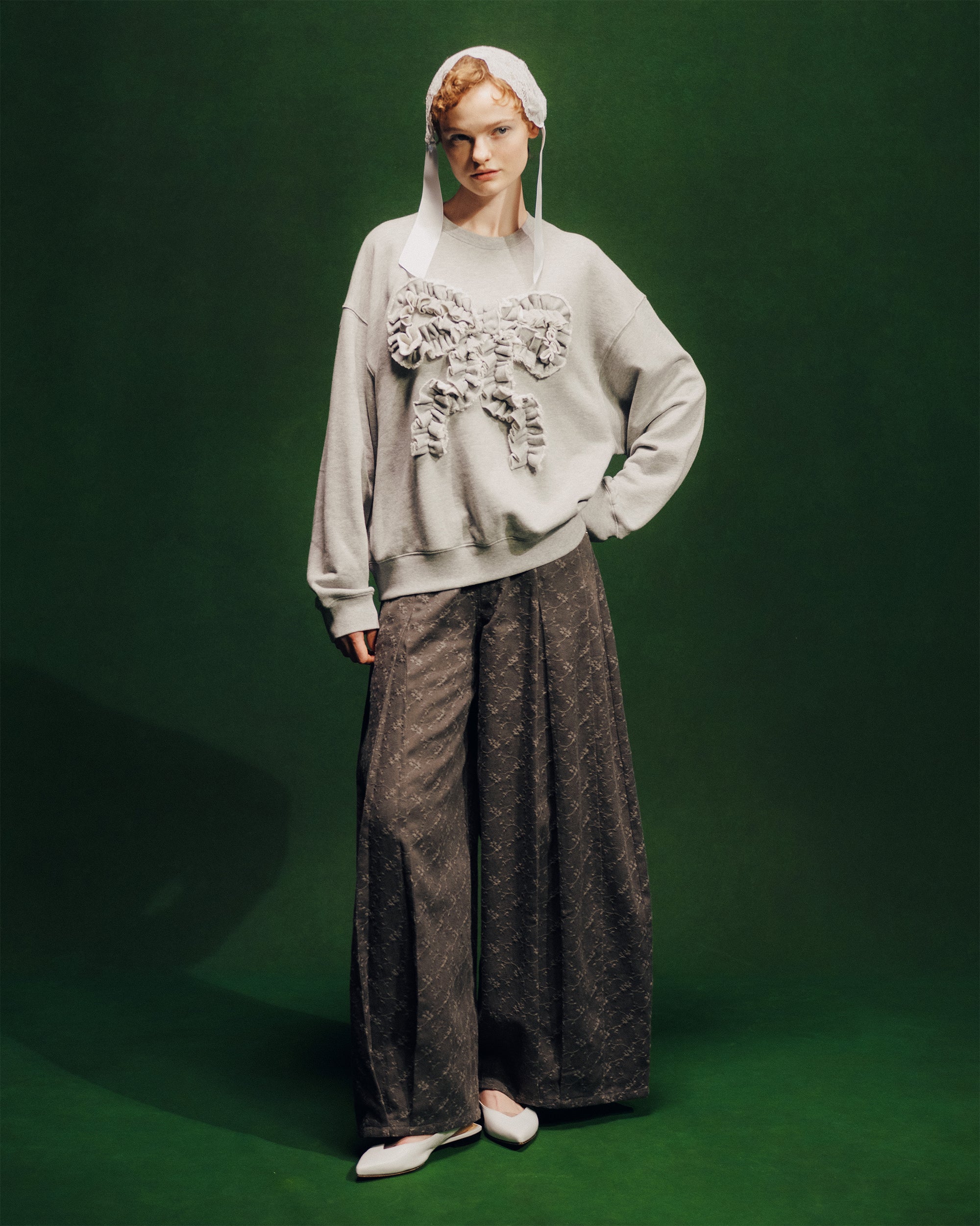 Ribbon gathered sweatshirt