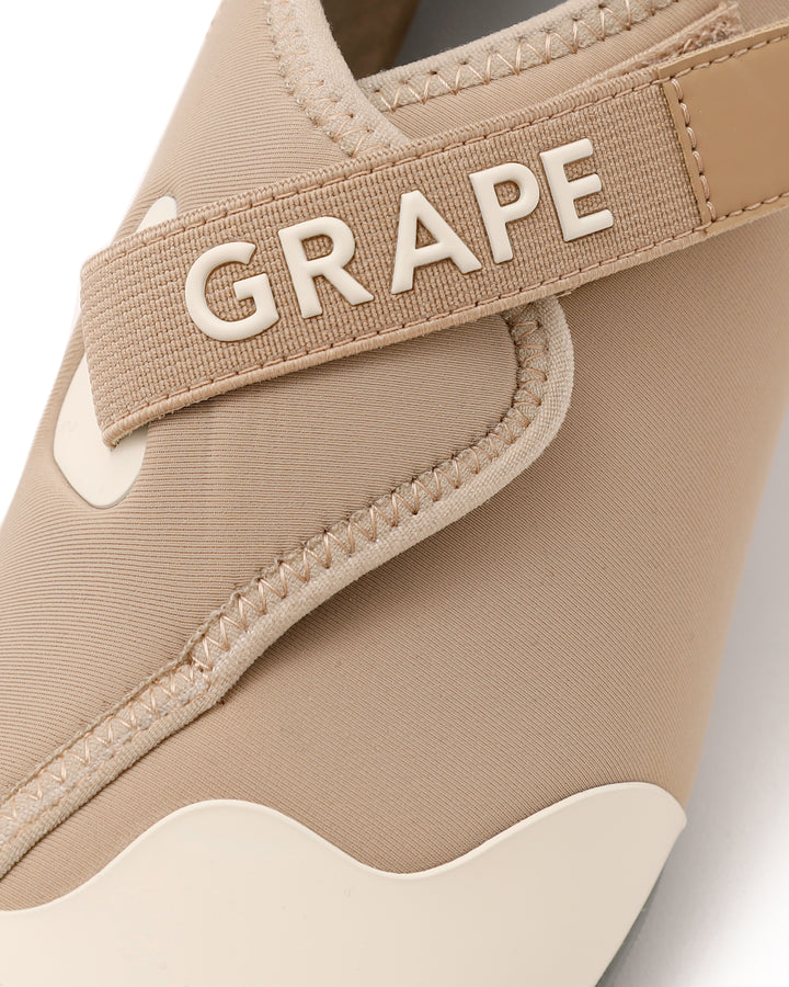 GRAPE Beige Embroidery Logo Diving Shoe