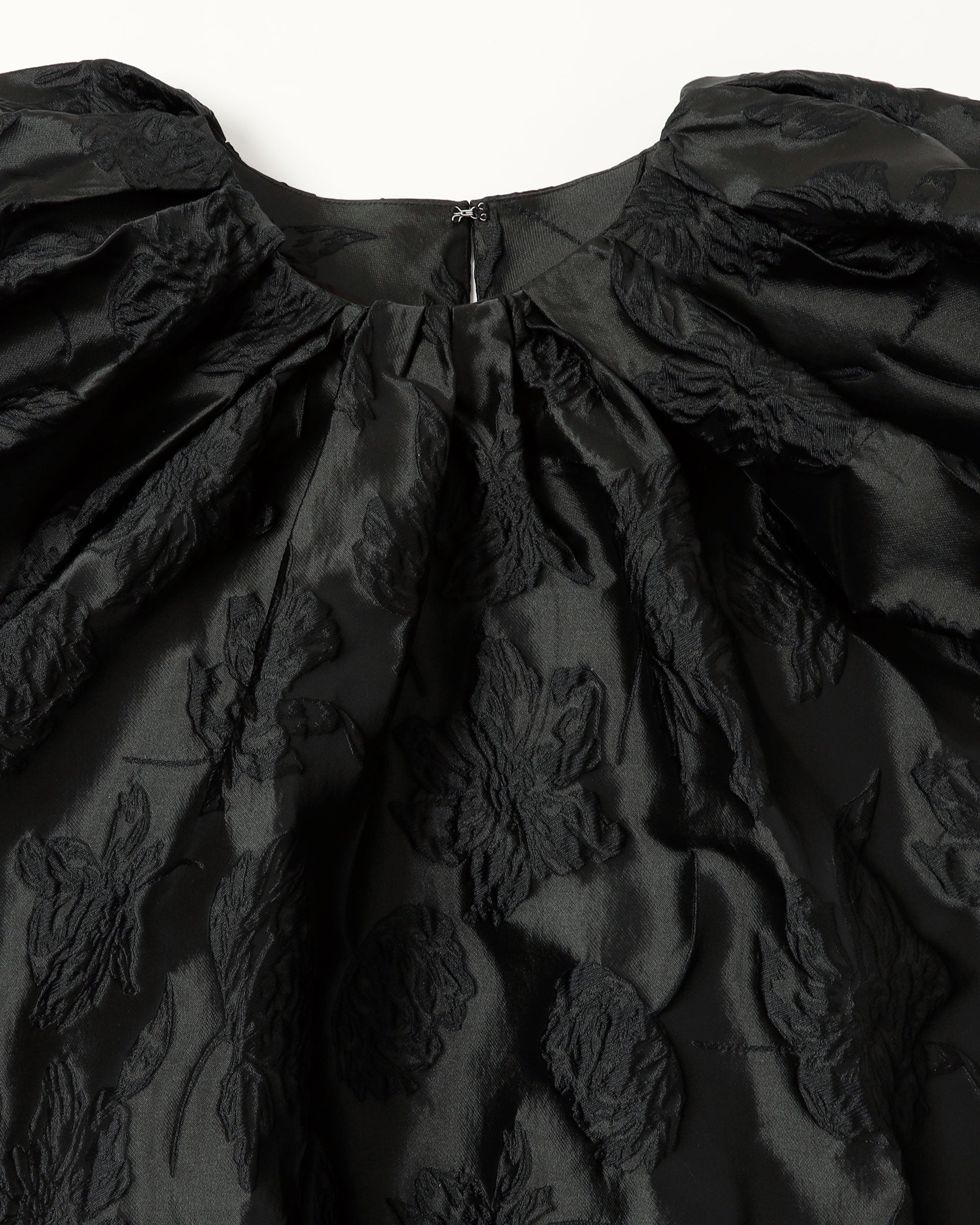 Balloon sleeve cocoon dress (black)
