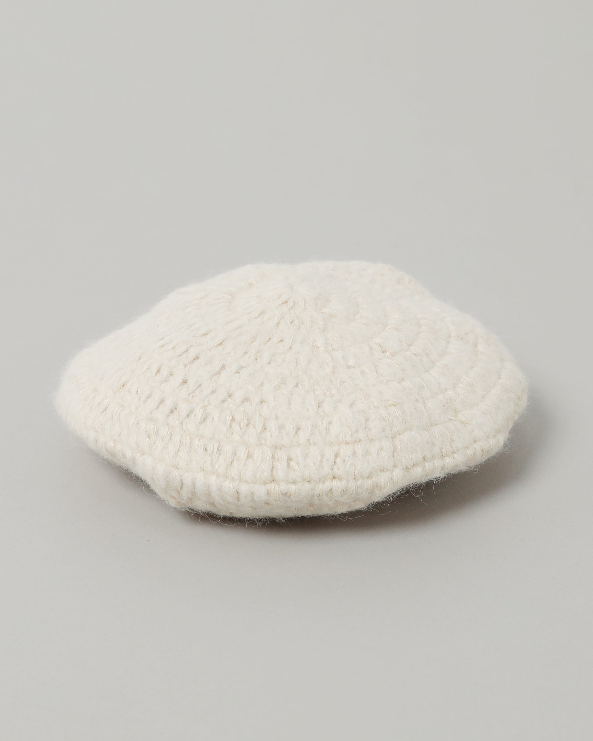<b>AYNI</b><br>PLUMS beret (ivory)