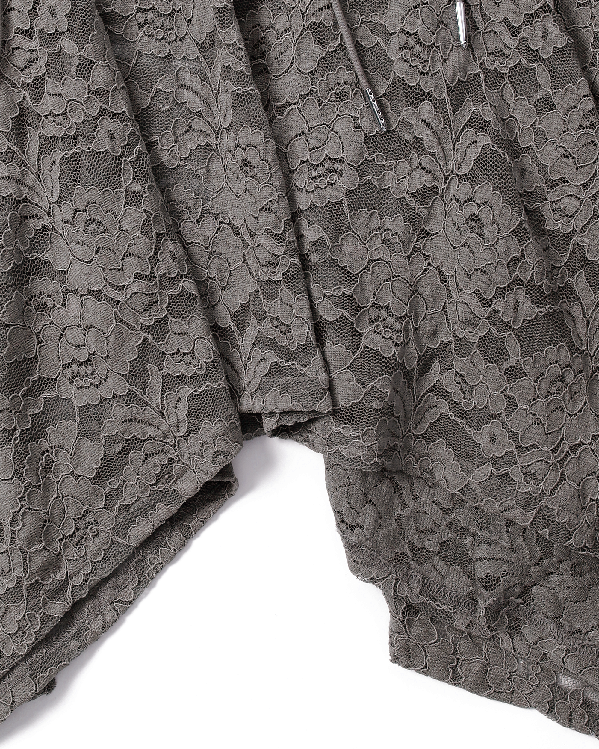 Handkerchief hem lace skirt (white/gray)