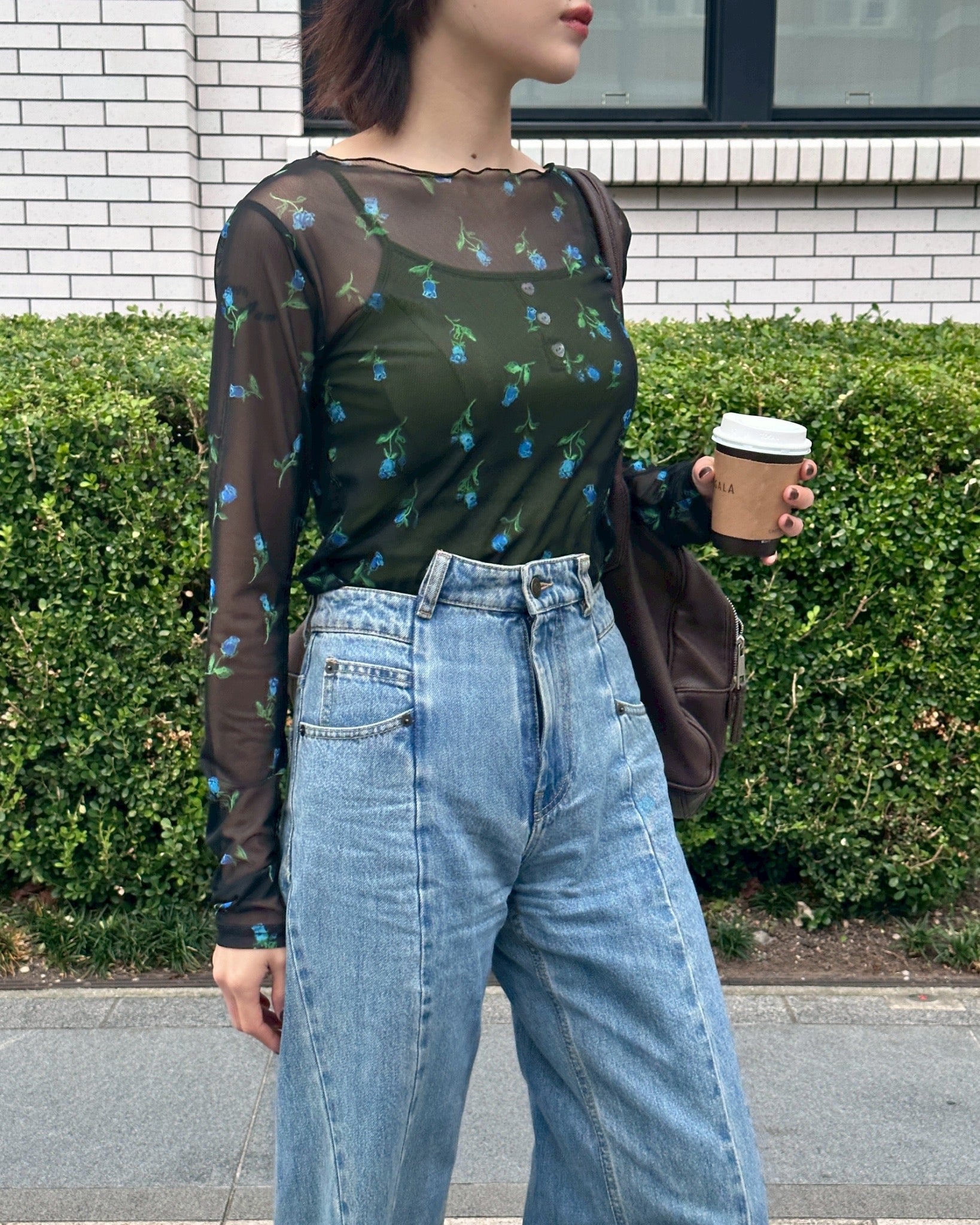 Crayon blue rose see-through tops (round neck)