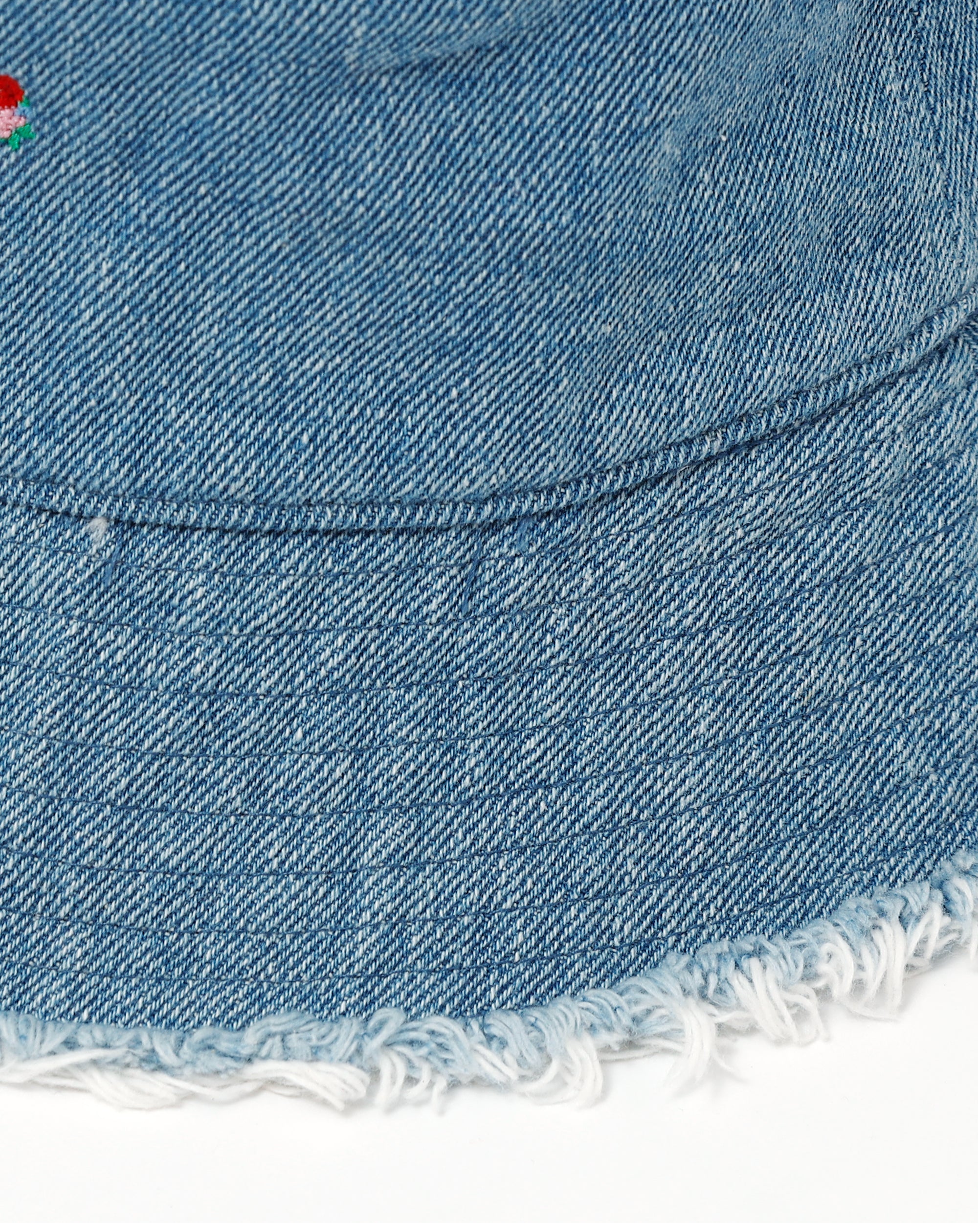 "P" embroidered denim bucket hat