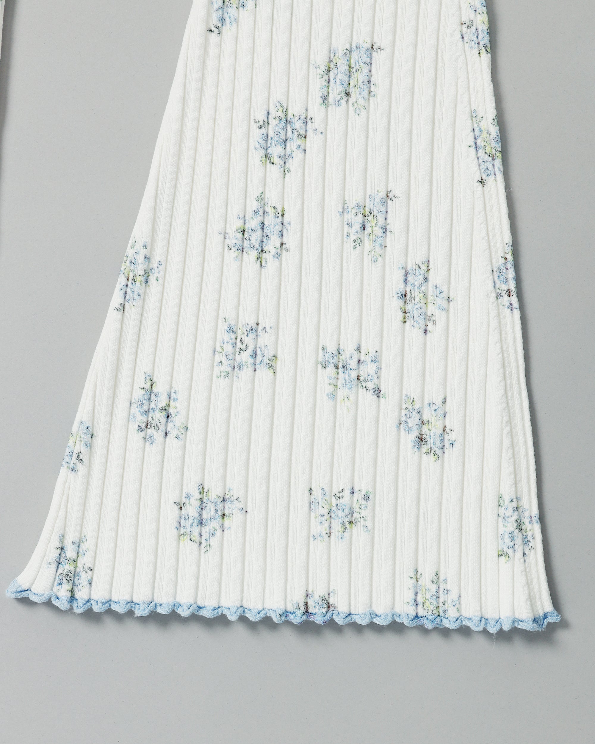 Blue flower rib knit flare pants