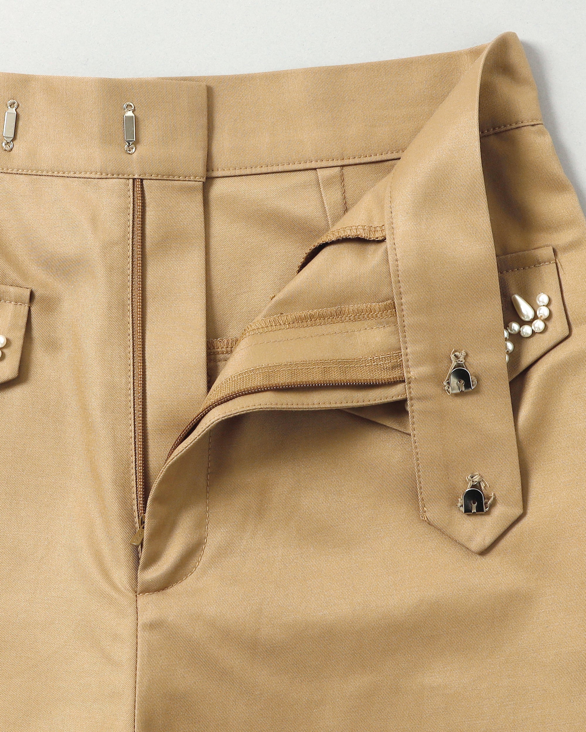 Pearl half pants (beige)