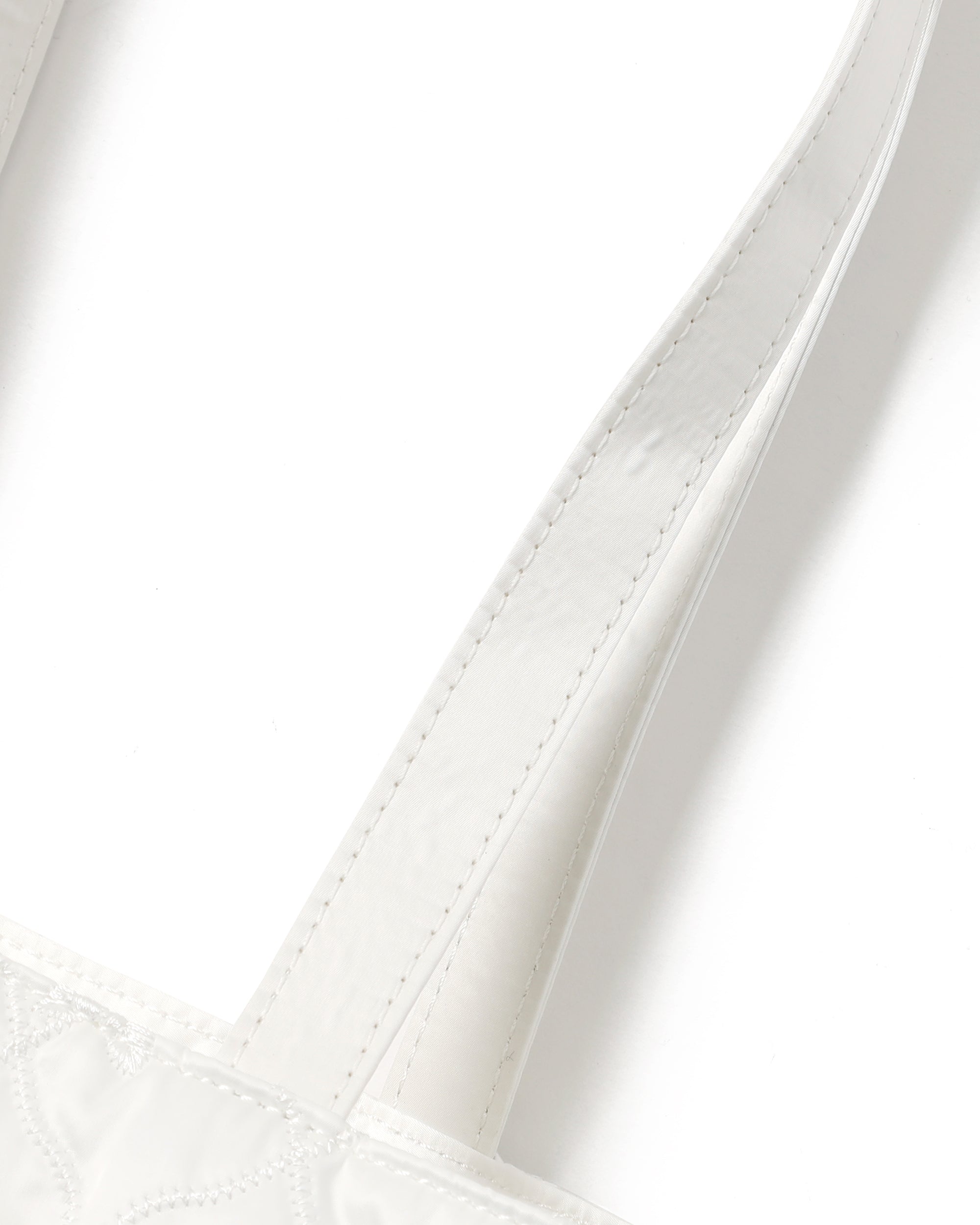 flower wave quilting tote (white)