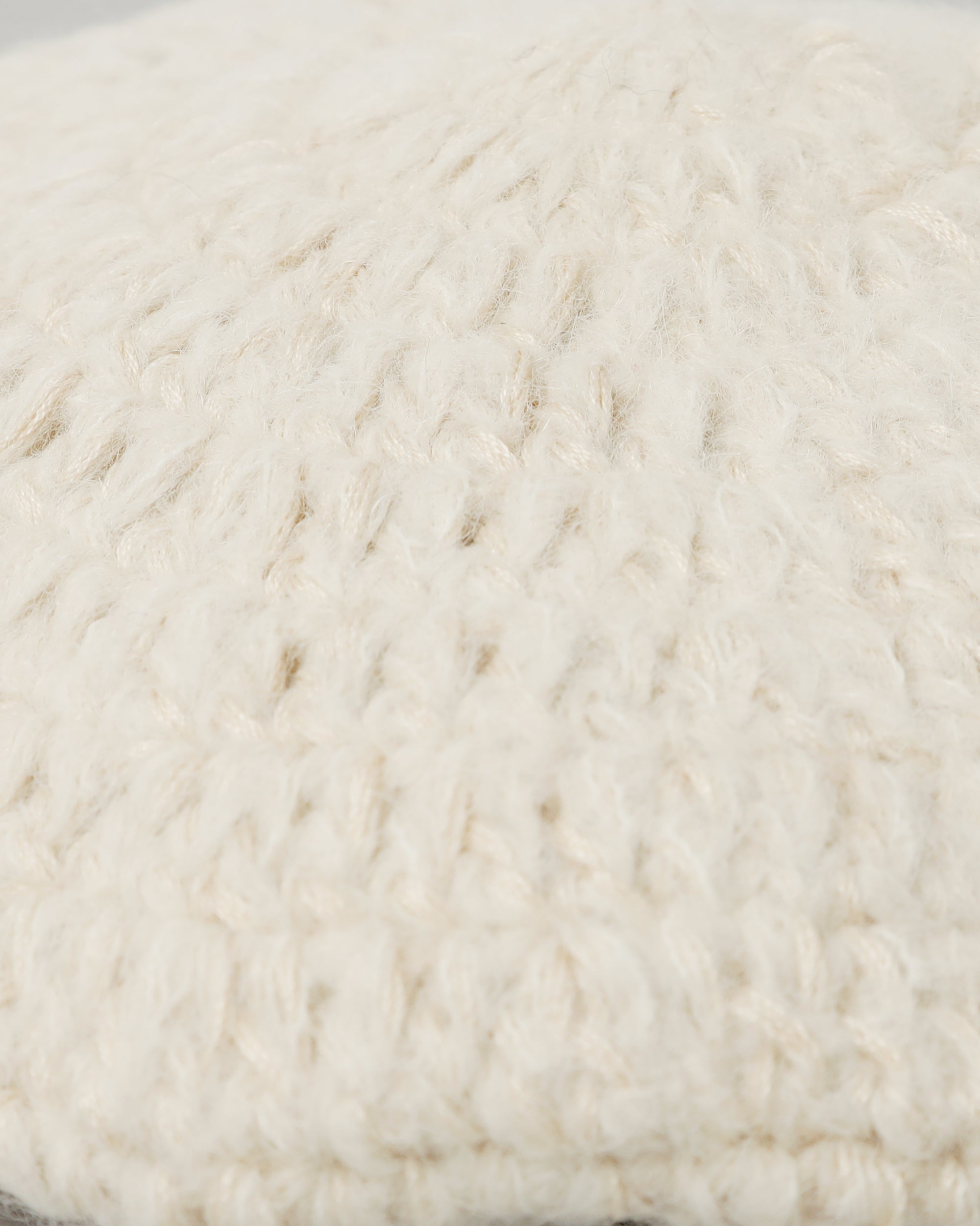 <b>AYNI</b><br>PLUMS beret (ivory)