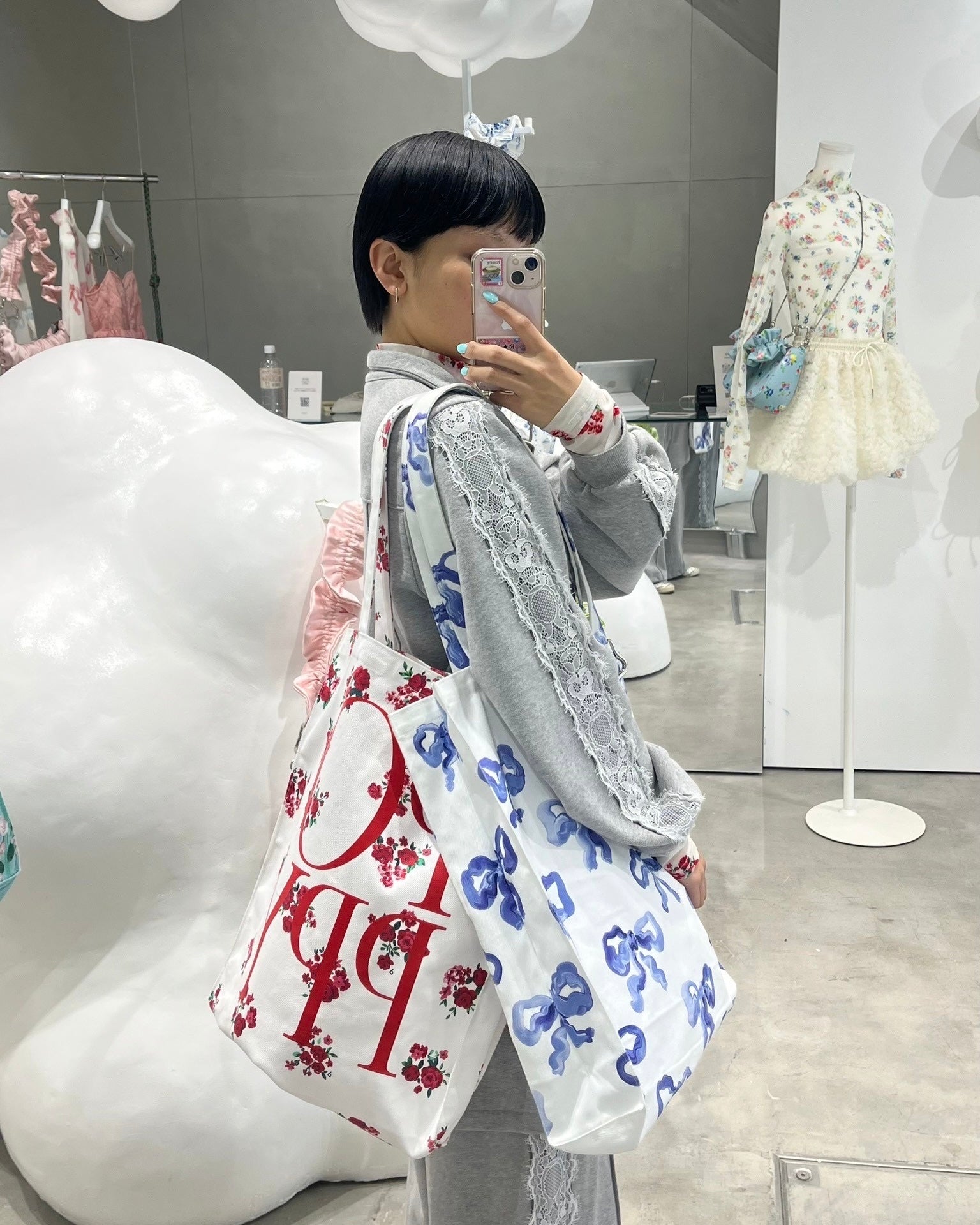 Blue ribbon tote bag