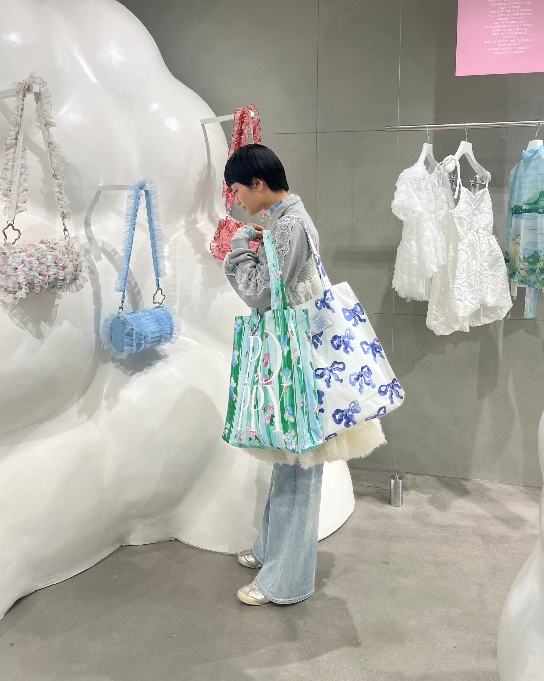 Blue ribbon tote bag