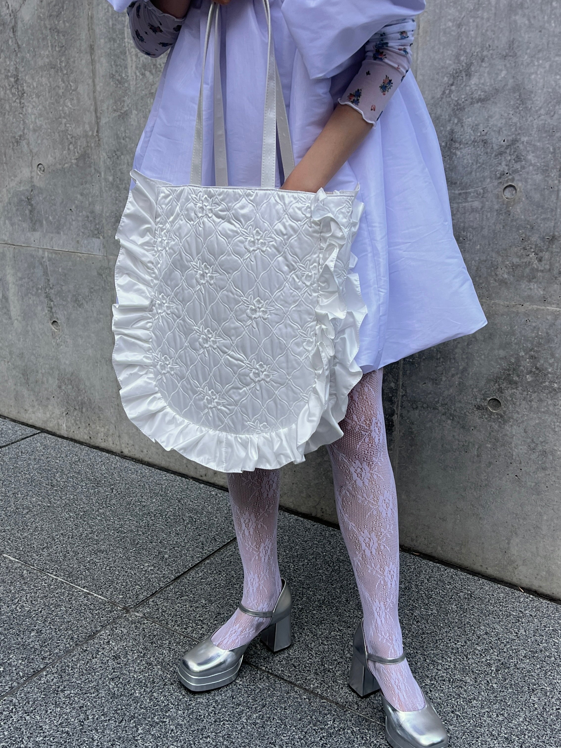 flower wave quilting tote (white)