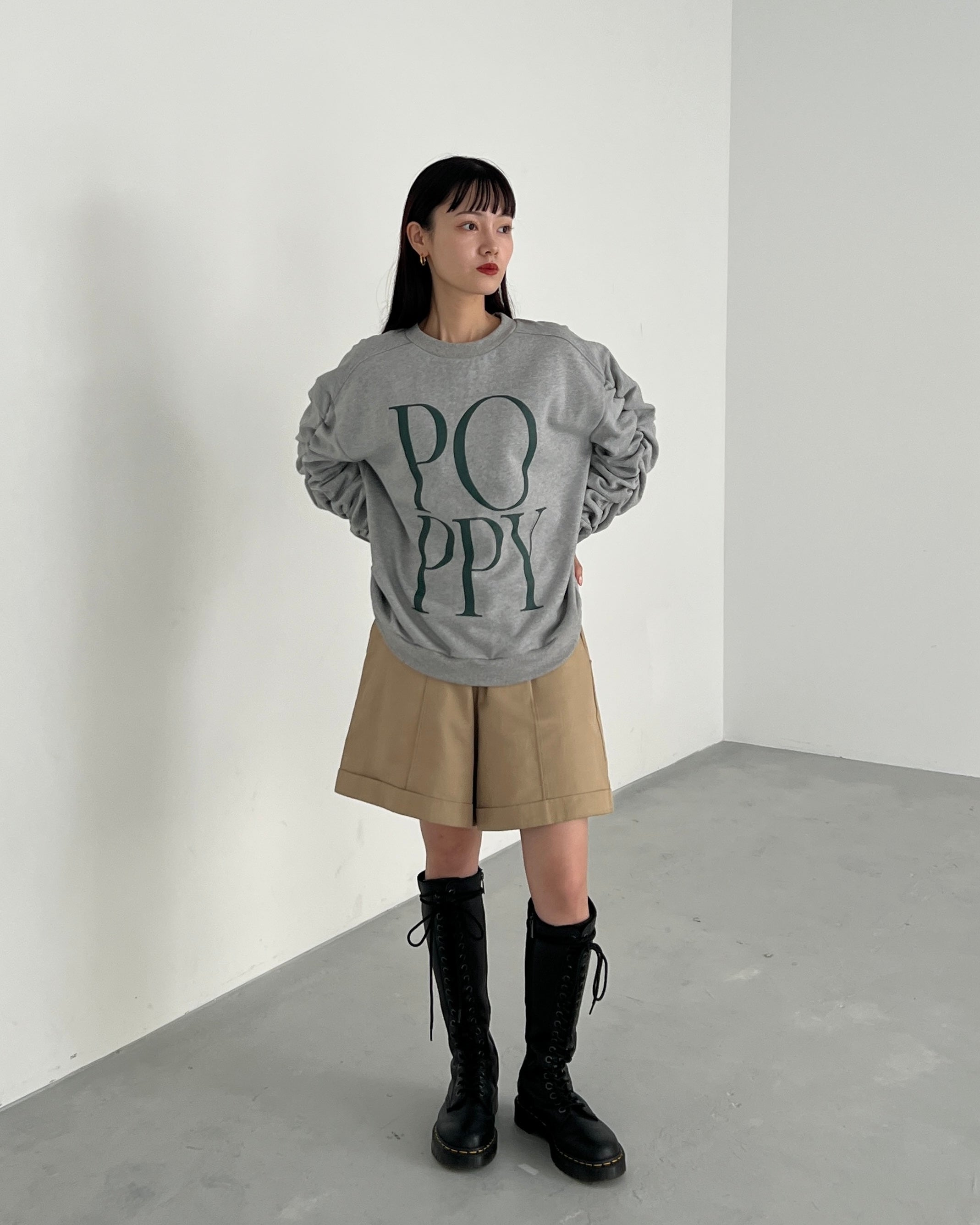 Gather sleeve sweatshirt