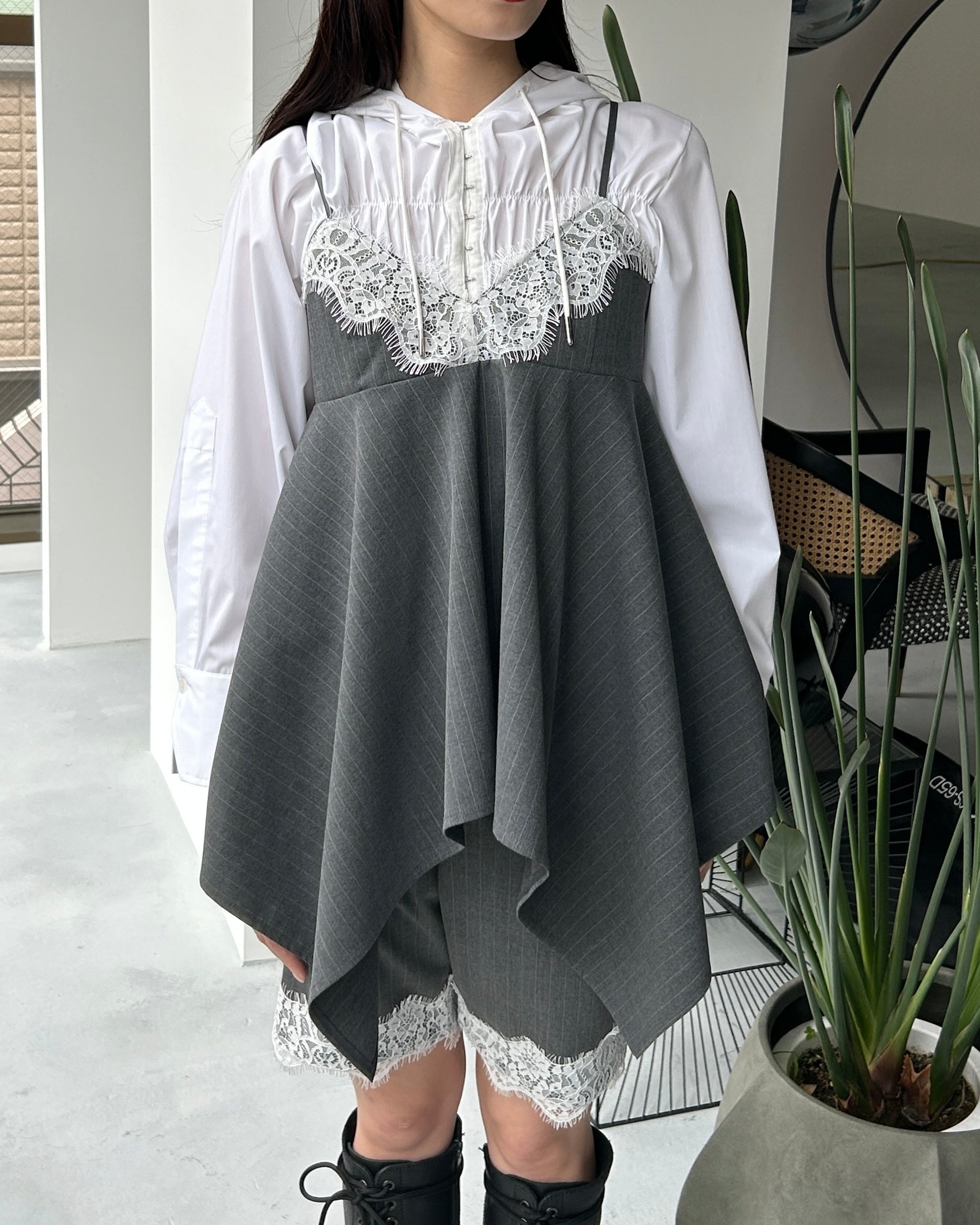 Handkerchief hem lace cami tunic