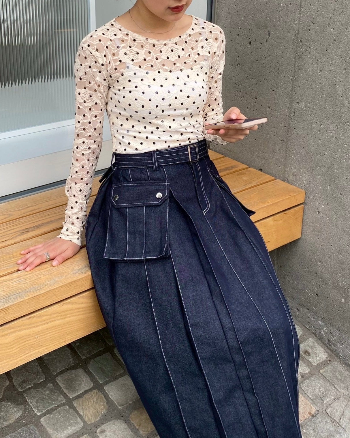 Dot lace see-through top (round neck)