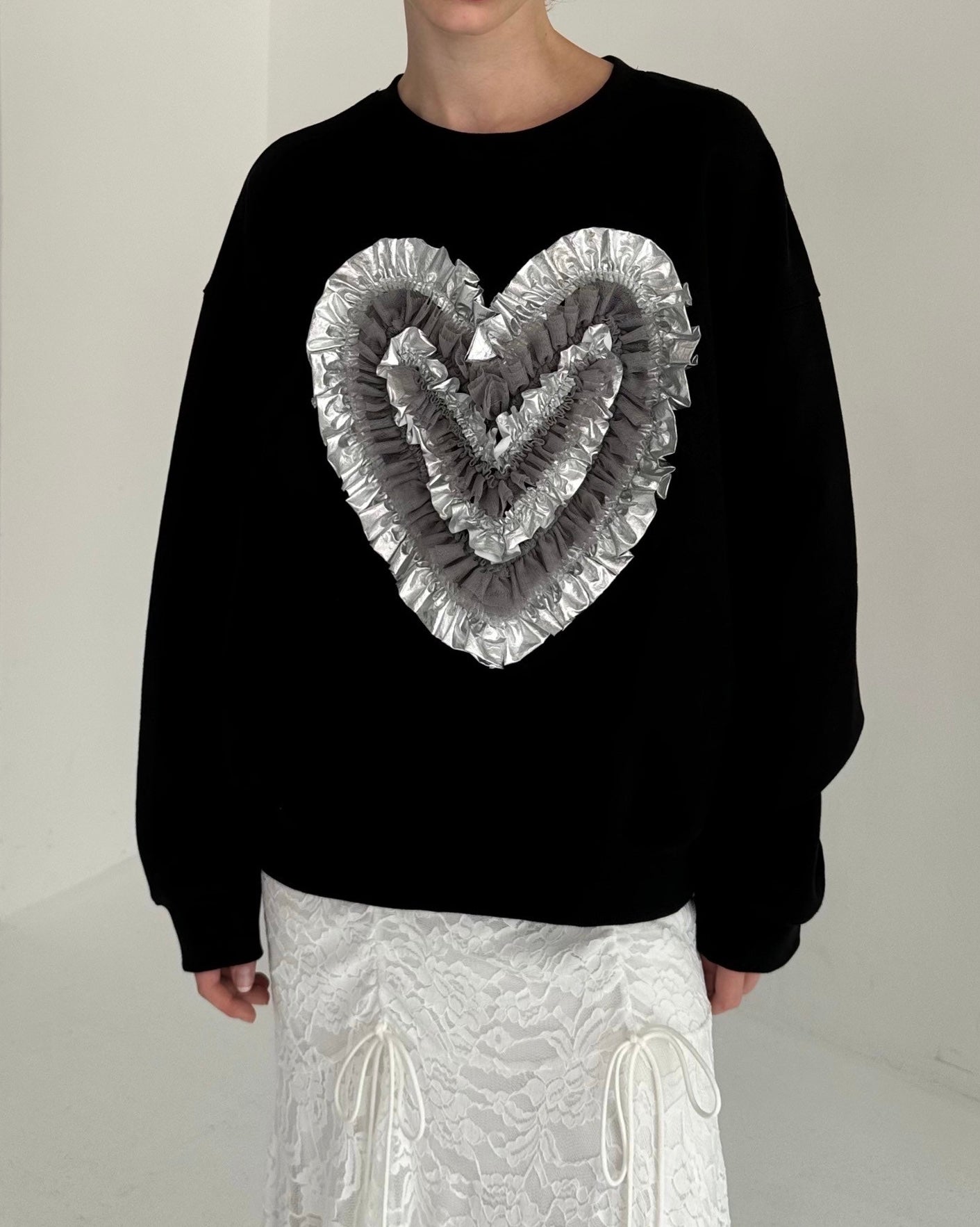 Heart tulle sweatshirt (black)