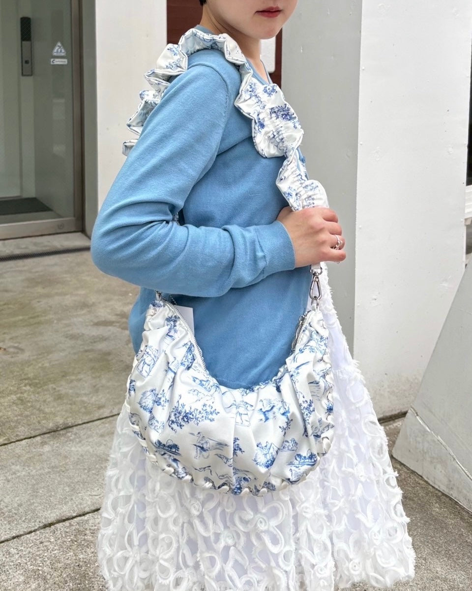 Half-moon gathered bag (Toile de Jouy)