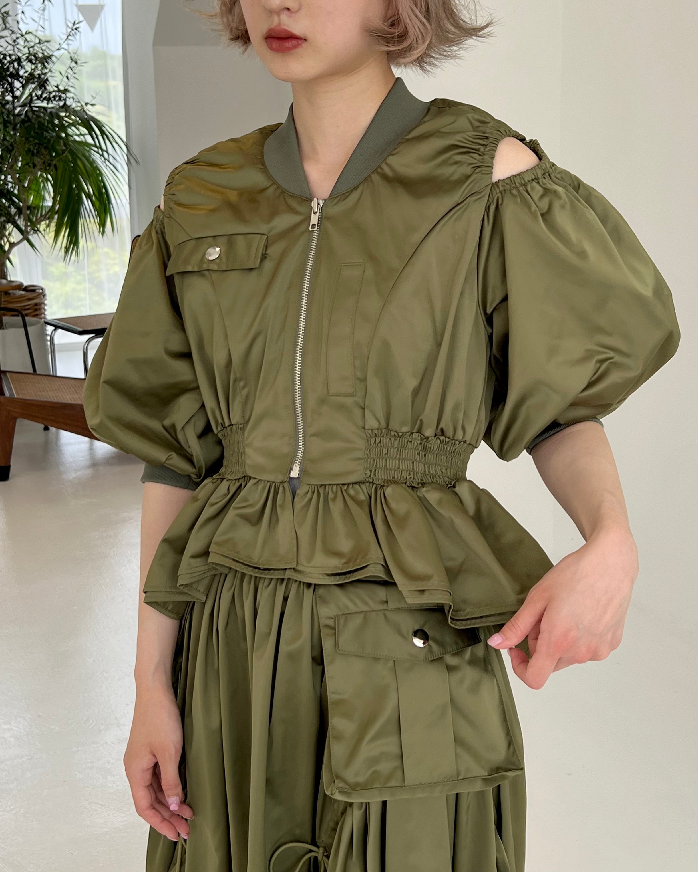 ジャケット・アウター POPPY PEPLUM PUFF TOPS (KHAKI) PEPLUM PUFF TOPS (KHAKI)