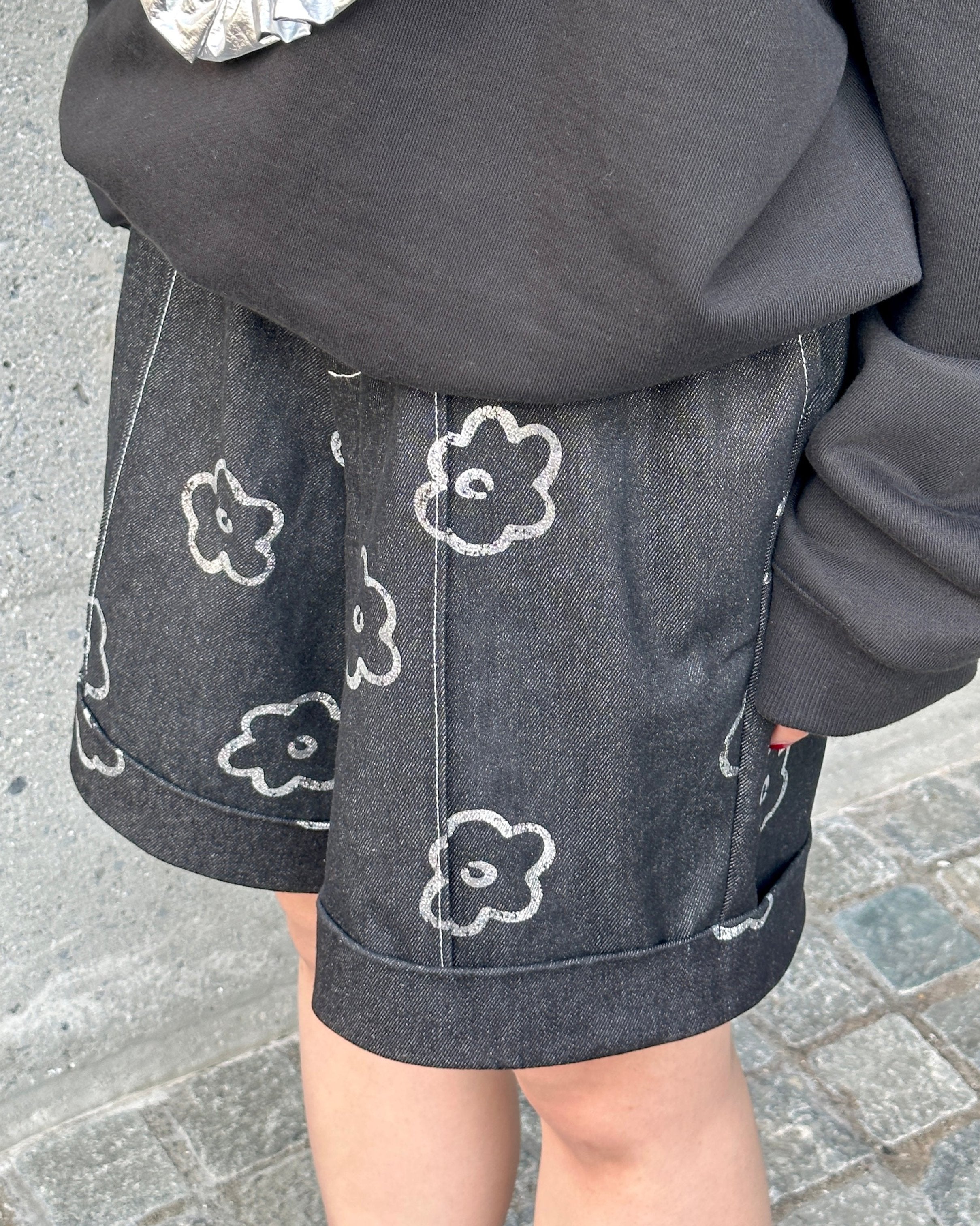 Silver flower half denim pants