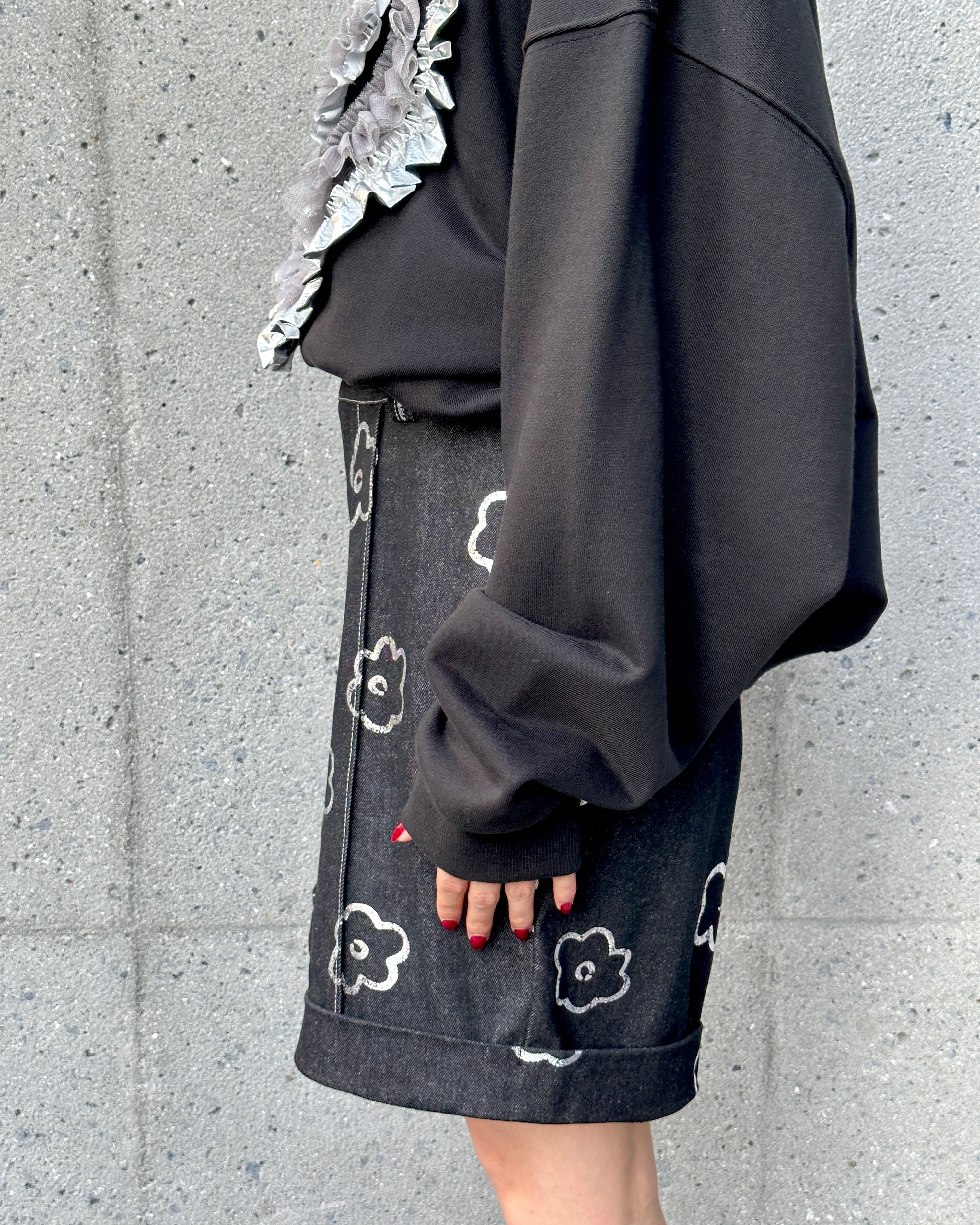 Silver flower half denim pants