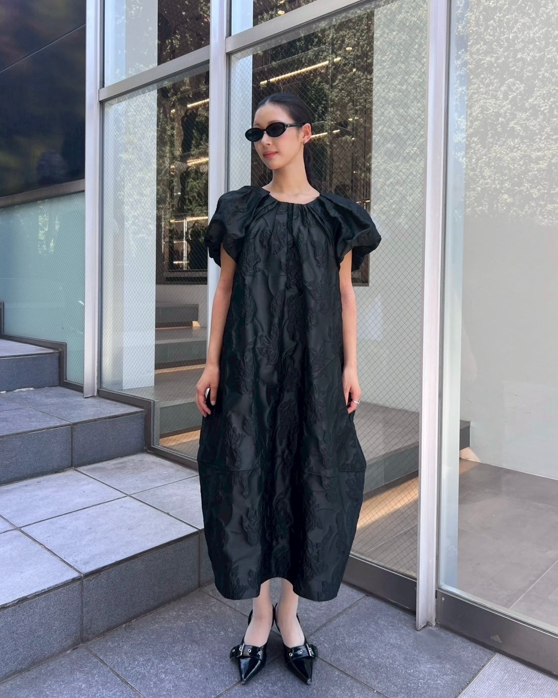 Balloon sleeve cocoon dress (black)