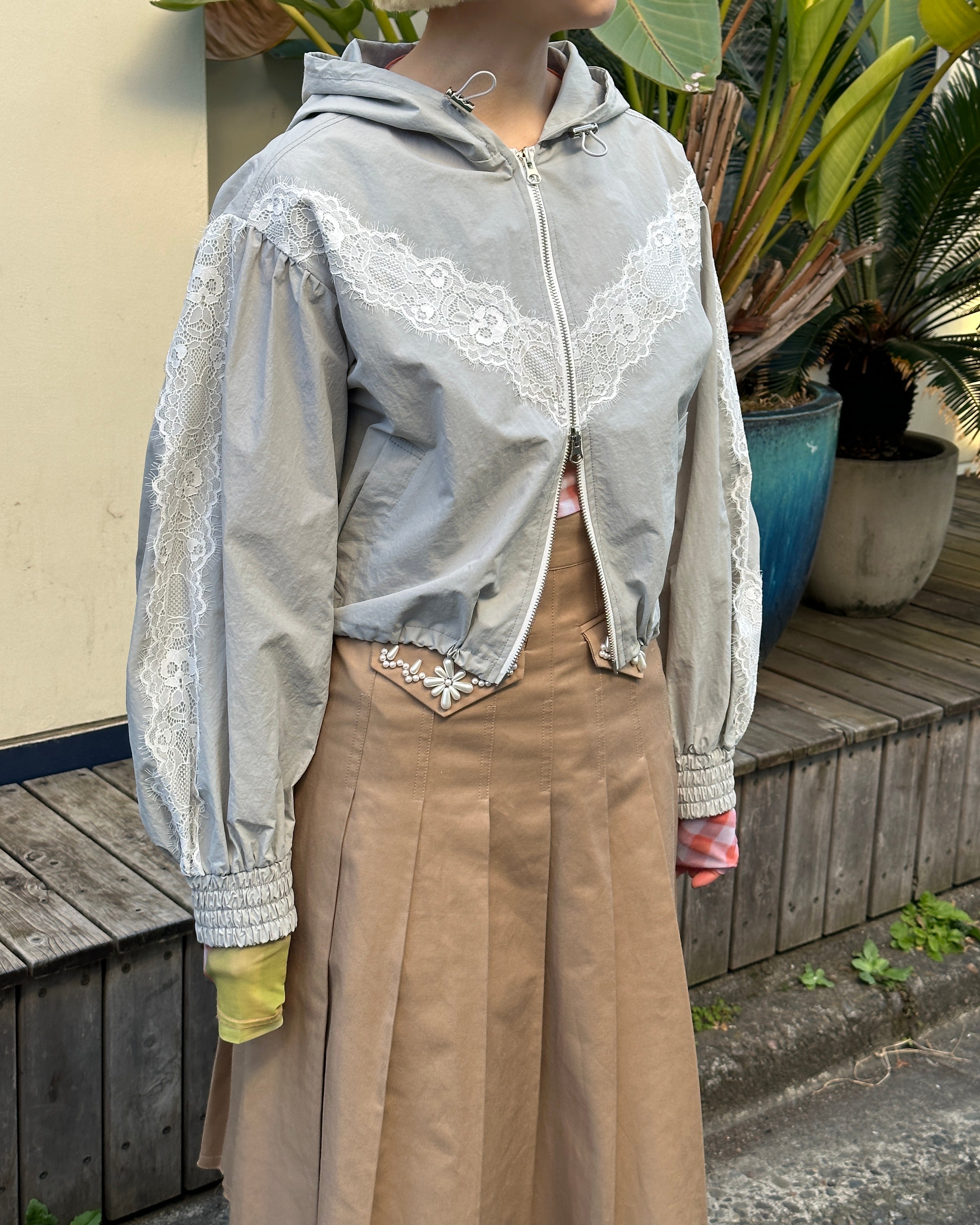 Lace nylon short hoodie