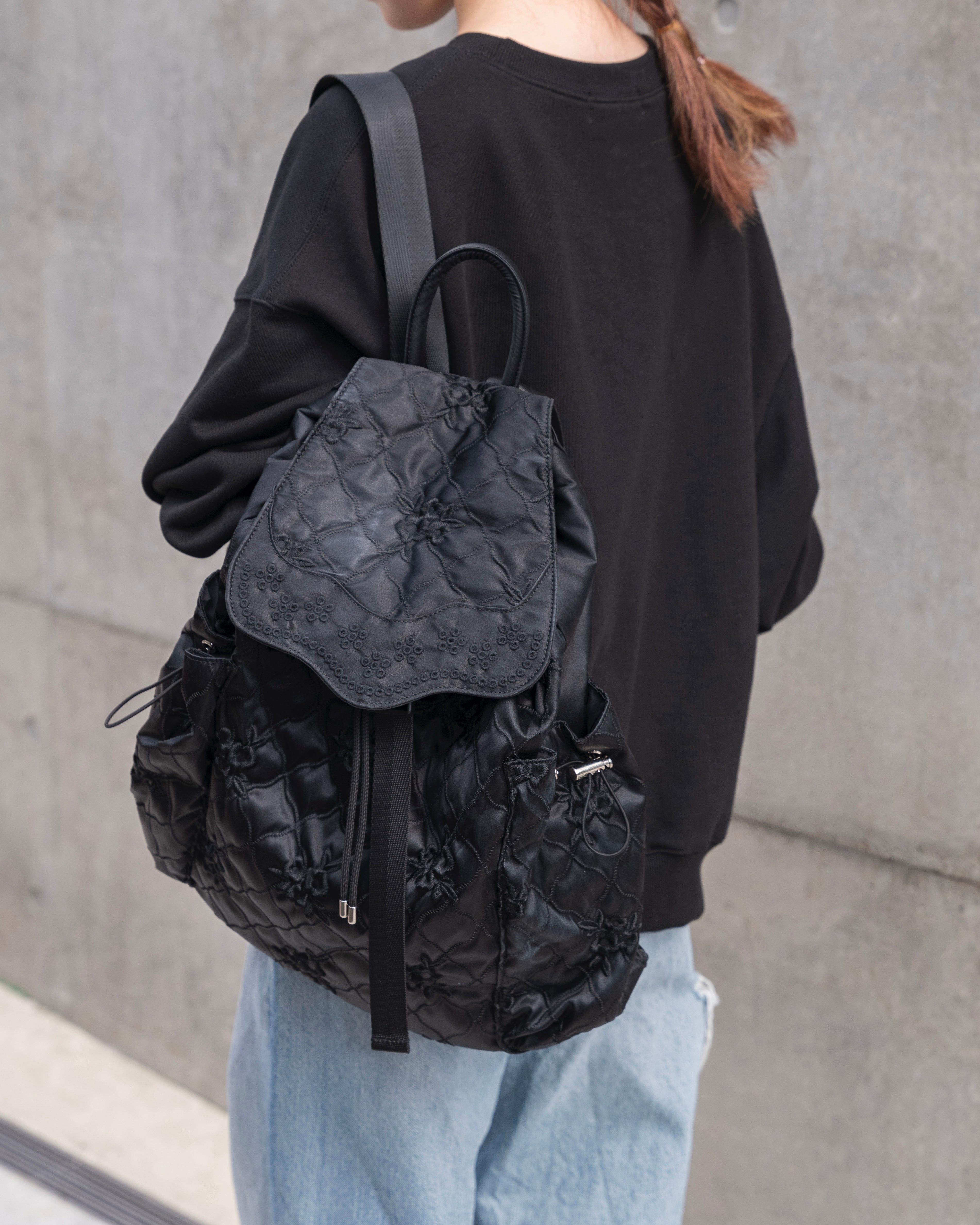 pointe backpack (black)