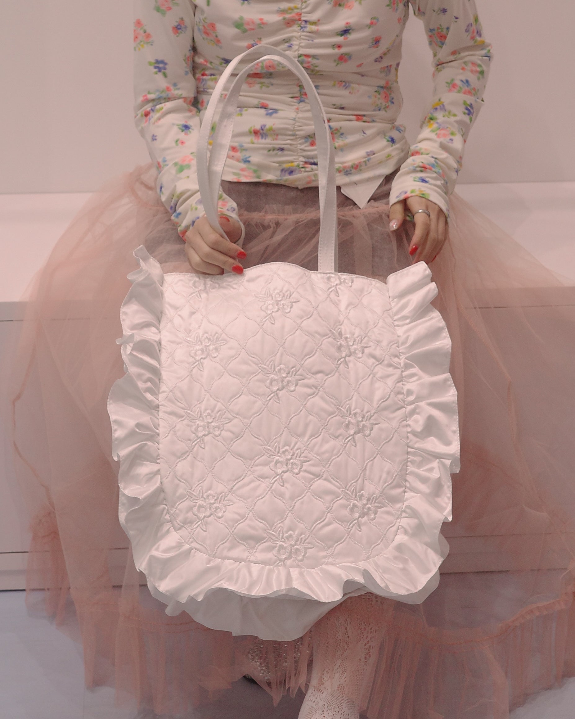 flower wave quilting tote (white)