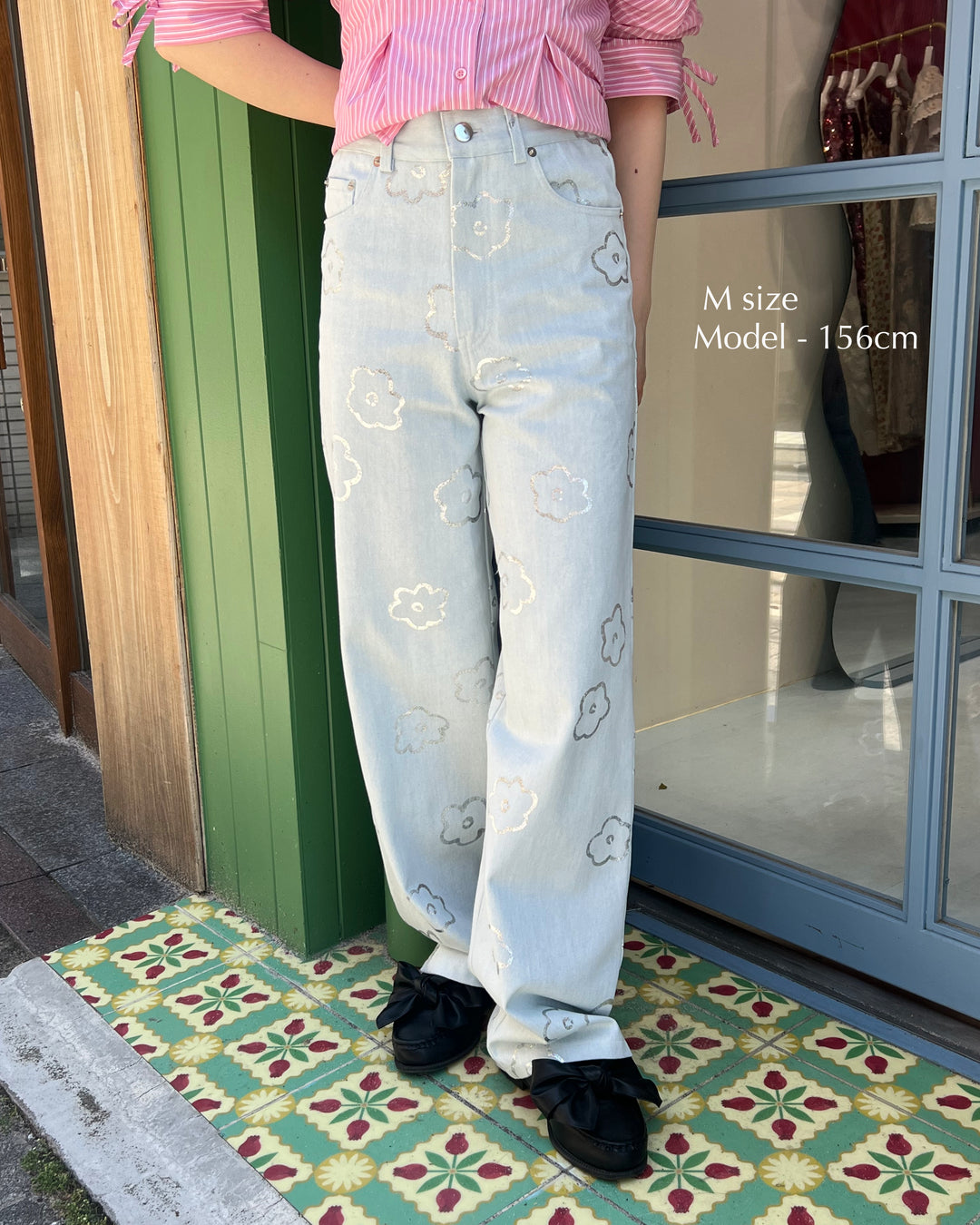 SILVER FLOWER DENIM PANTS（LIGHT BLUE） – POPPY